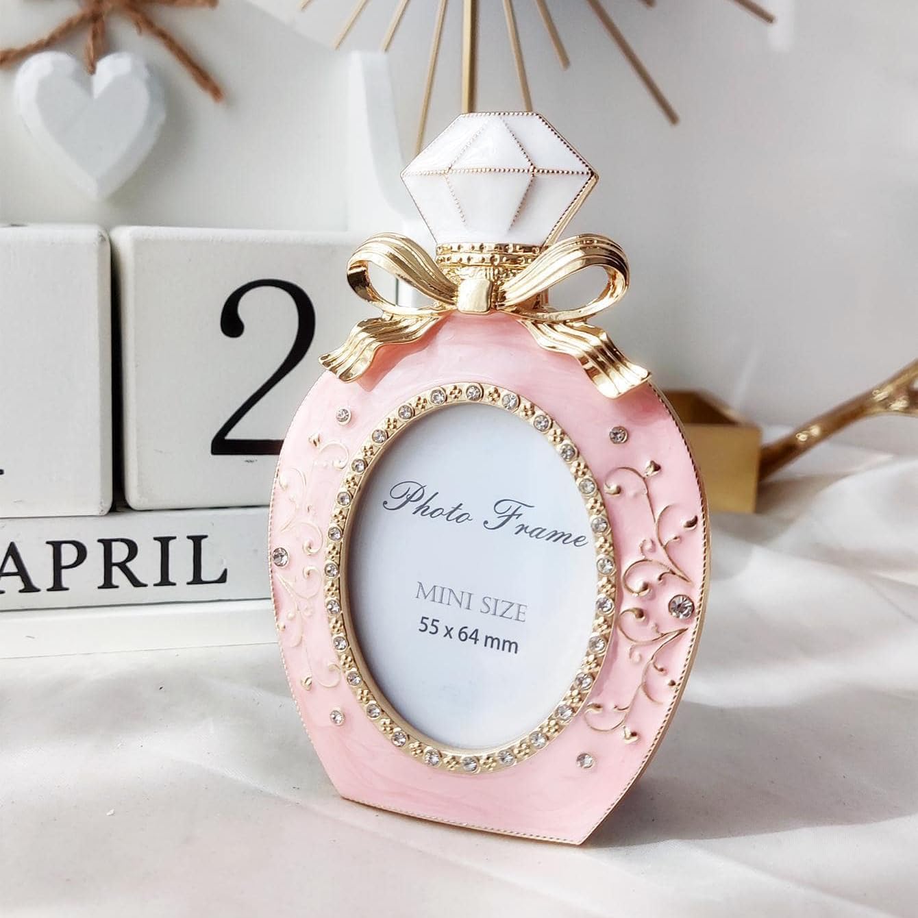 MINI Perfume Bottle Shaped Metal Photo Frame,Small Vintage Desk Decor,Unique Idear,Perfect for Displaying Pictures,Great for Birthdays or Holidayl (Pink)