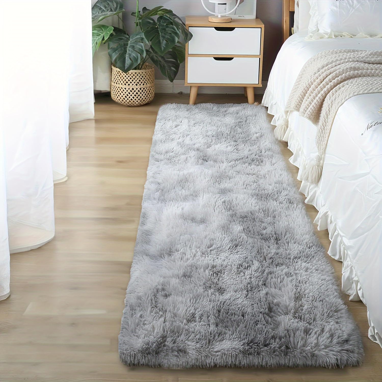 1pc Soft Plush Drum Carpet - Non-Slip Fluffy Bedside Mat, Pet-Friendly Machine Washable Low Pile Fabric with Backing,Durable Home Decor for Bedroom, Living Room, 19.5 * 31.2 Inches