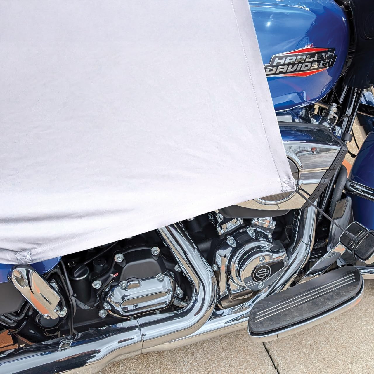 Design Engineering Motorcycle Seat Shade Cover for Touring Bikes | Blocks Sun & Heat | Fast On/Off Install | UV-Resistant Seat Protector | Includes Hooks, Extension Straps & Storage Bag