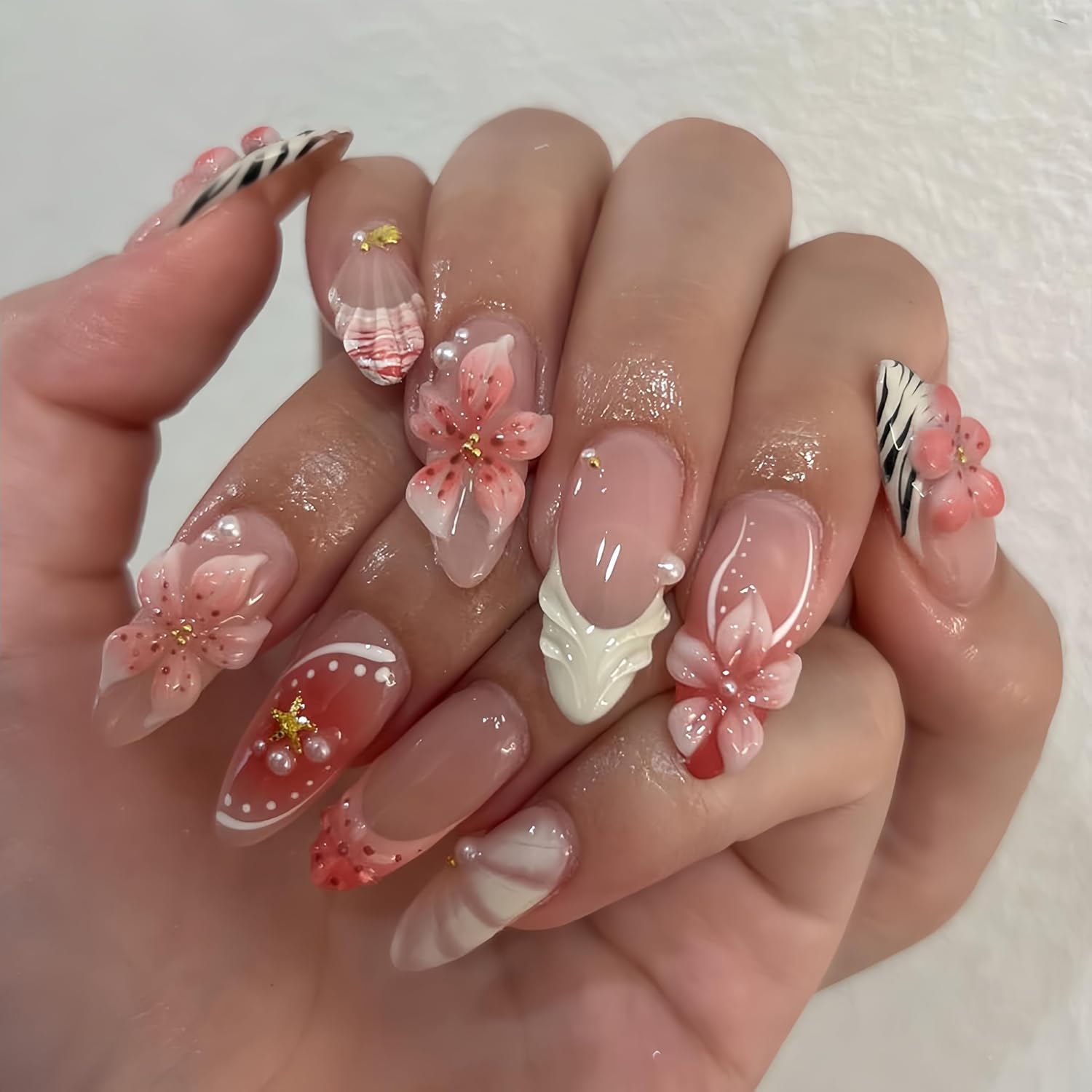 24pcs Hibiscus Press on Nails Medium Square Fake Nails Yellow Flower with Starfish Gold Beads Lines Design Yellow French Tips False Nails Summer Floral Full Cover Acrylic Nails Glue on Nails for Women