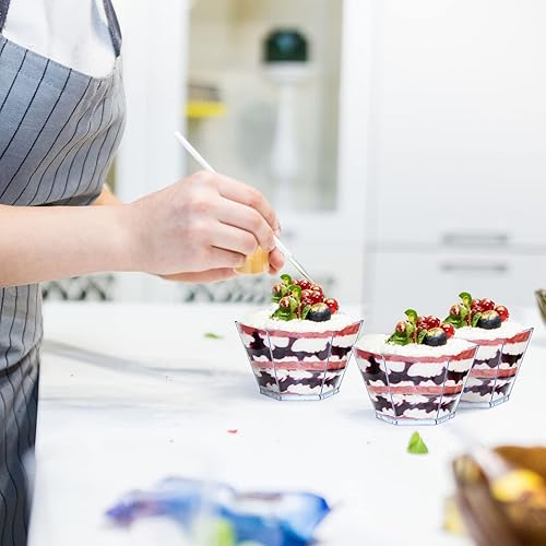 Miniatura 5 de Honeydak 300 tazas hexagonales de postre de 3.2 onzas con tapas y cucharas, sirve 100 vasos hexagonales de plástico con tapas para degustar
