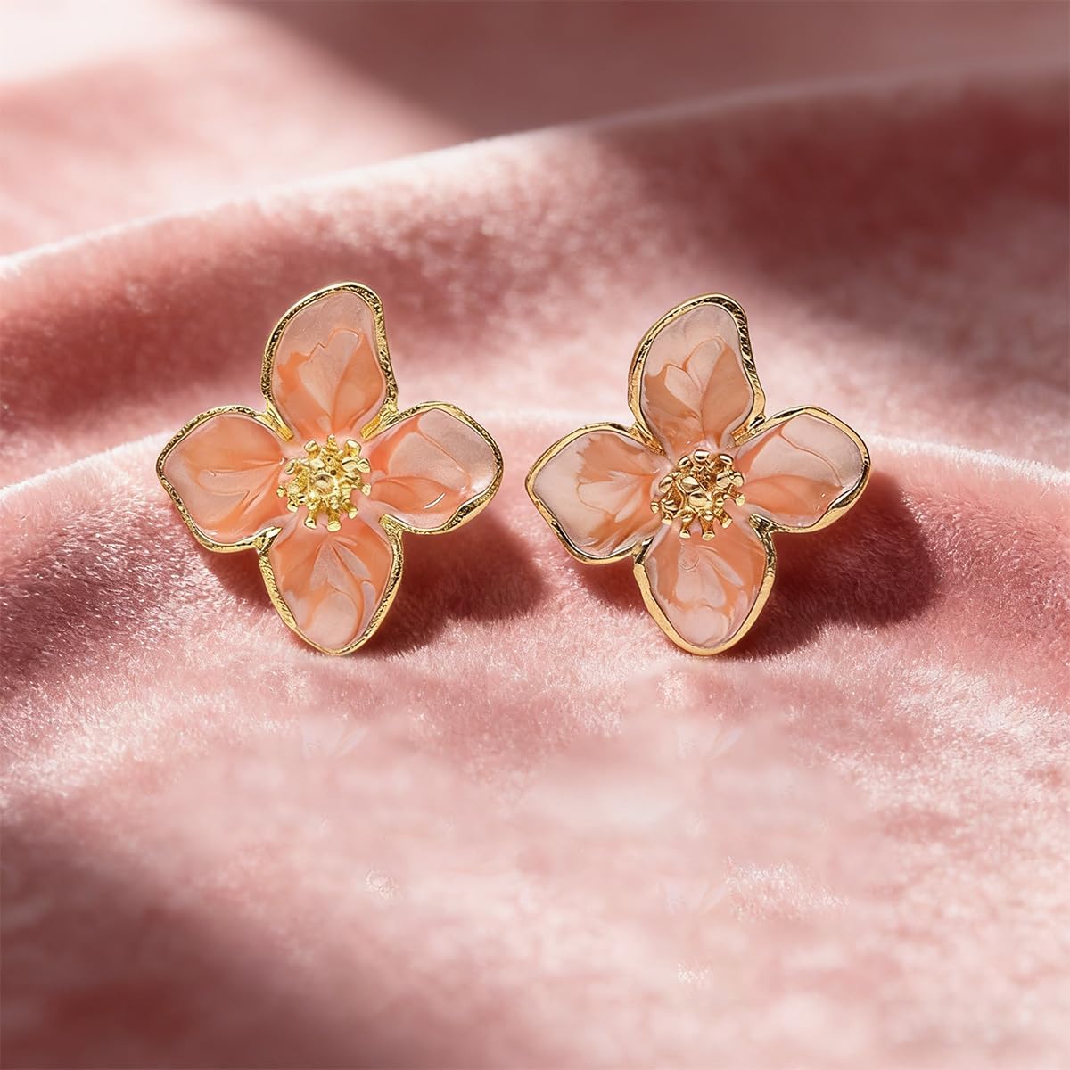 Unique Four-Leaf Clover Oil Drip Stud Earrings for Women Simple Floral 3D Earrings for Daily Trendy Statement Jewelry Gift