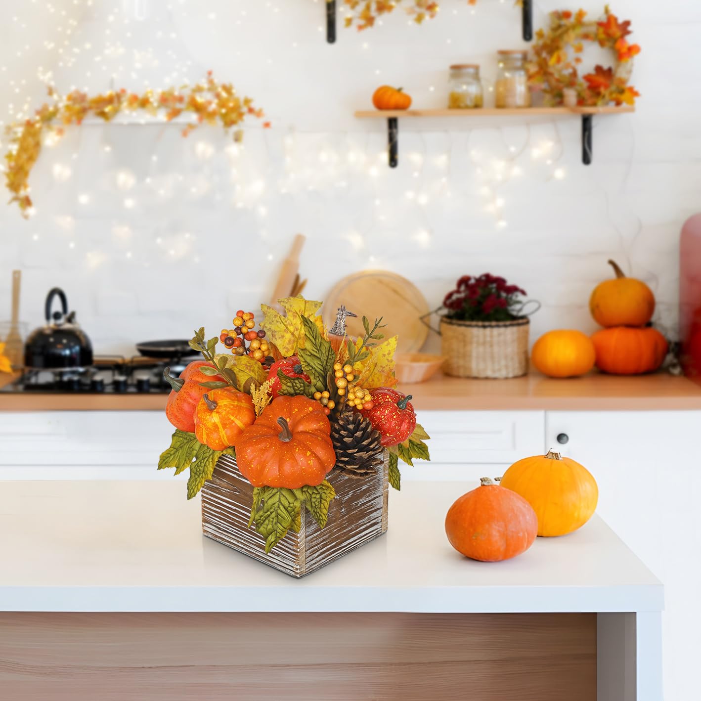 Décoration d'automne dans un vase en bois avec feuilles d'érable | Décoration d'automne citrouille avec pommes de pin, centre de table pour mariage d'automne, décoration d'intérieur d'automne