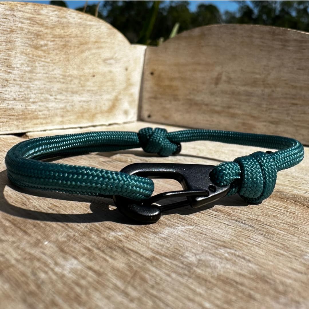 Men Paracord Survival Bracelet - Mens Hiking Outdoor Supplies, Military Gear, Camping and Hunting Accessories, Emergency Tools, Backpacks Essentials, Best Friend Gift, Fishing Equipment