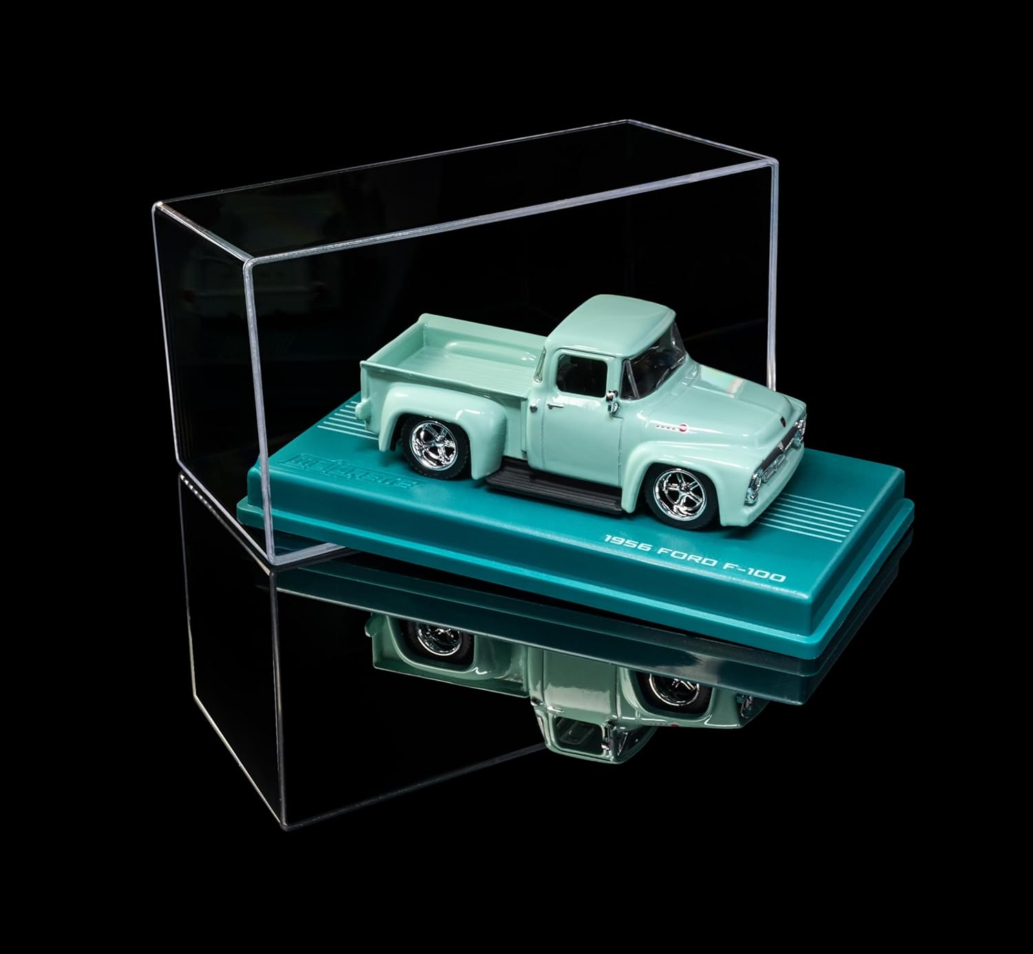 Majorette Collection – 1956 Ford F-100 1:64 Die-Cast Model Car with Rubber Tires & Display Case, for Collectors & Adults