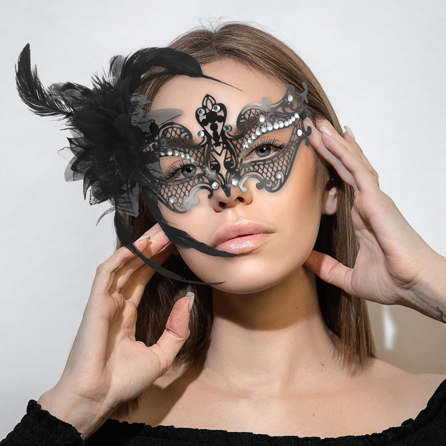Operitacx Masquerade Venetian Half Face Mask for Women, Metal Rhinestone Costume Mask, Party and Carnival Accessory for Halloween and Masquerade Ball