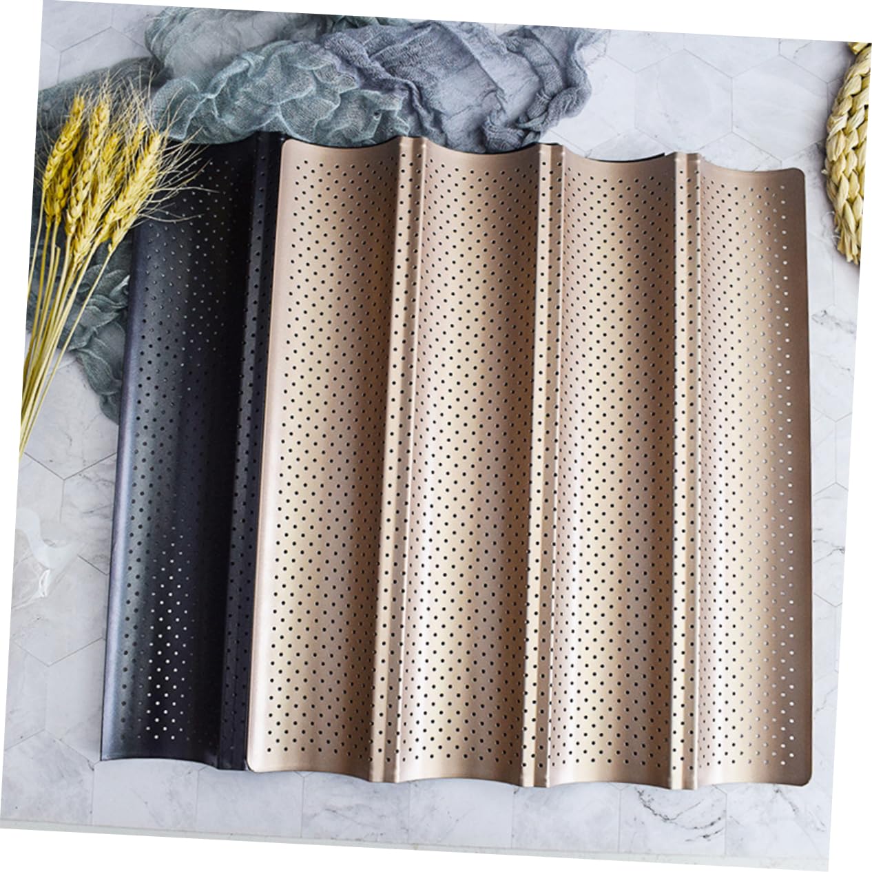 Molde para Baguette de Acero al Carbono, Bandeja Dorada con Orificios de Ventilación, Antiadherente y Reutilizable para Hornear Pan en Casa