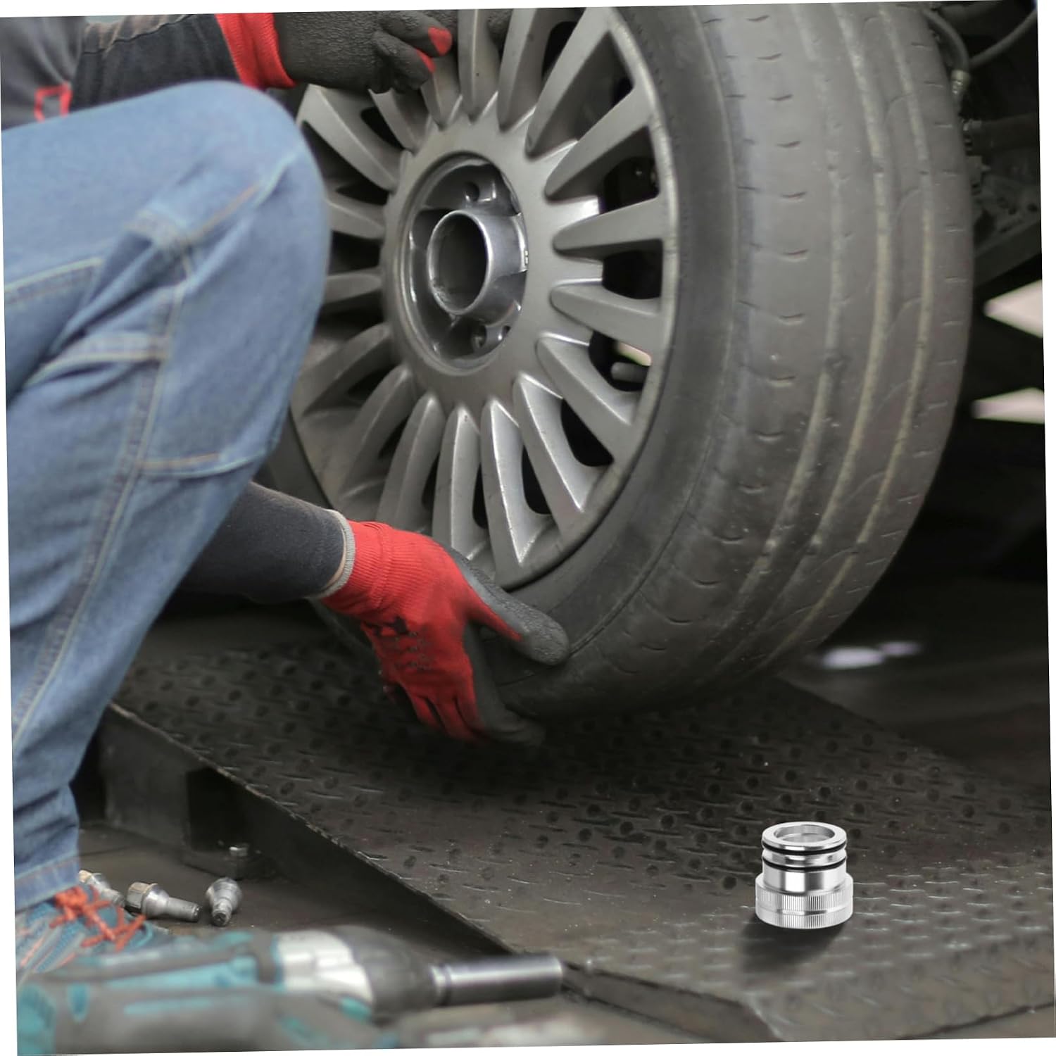 Wheel Bearing Grease Tool Efficient Oiler for Quick Lubrication Construction for Automotive Maintenance and Versatile Vehicle Use