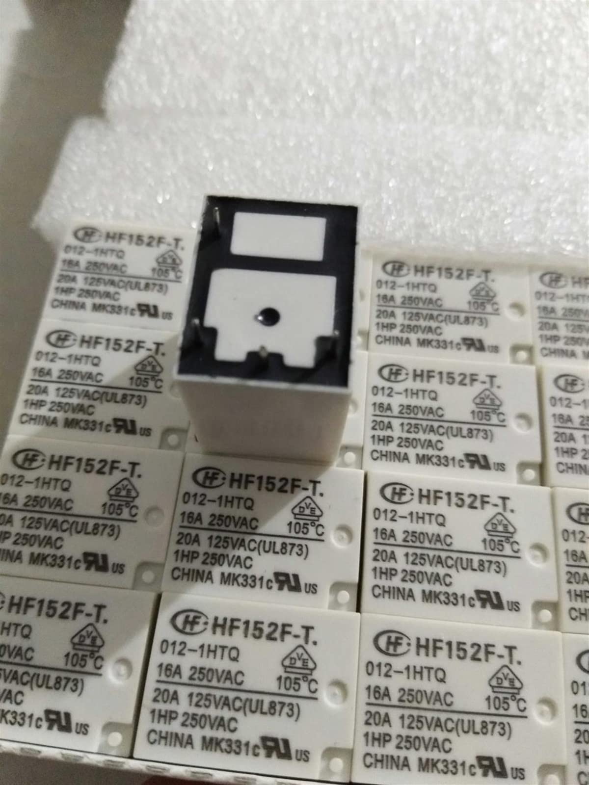 Relais 12V 16A HF152F-T 012-1HTQ pour réparation de carte électronique
