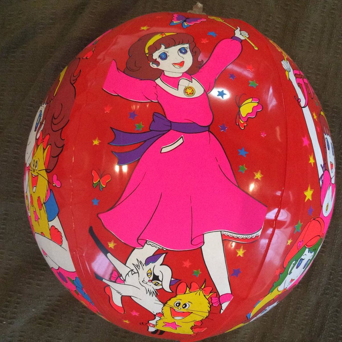 Amazon | 昭和レトロ 「ビーチボール 35cm 魔法少女ララベル レッド