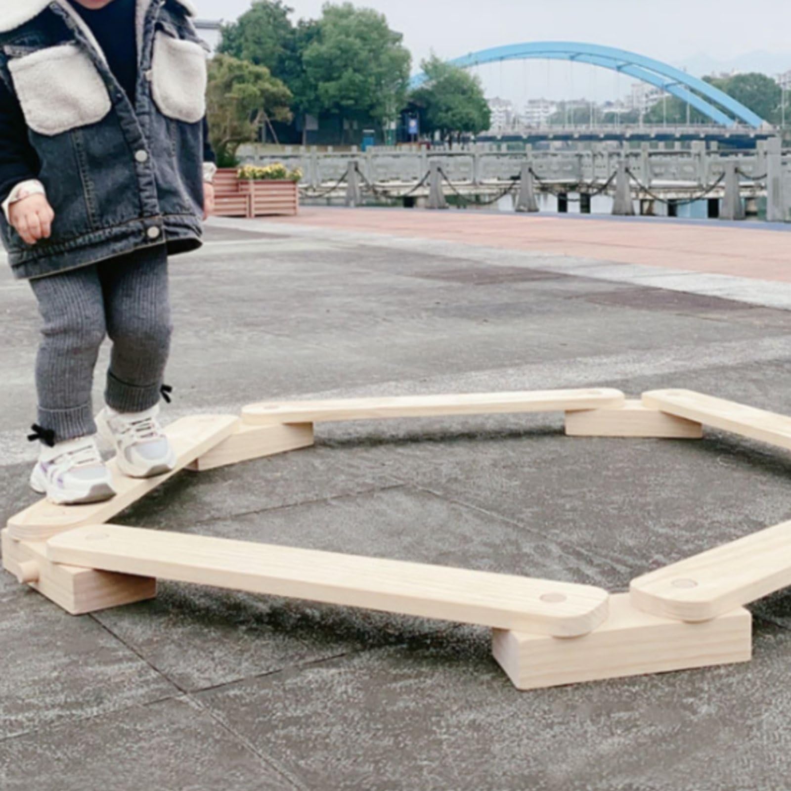 Kinder Gleichgewichtsbrett Holz Balancebrücke Balanciersteg Motorikspielzeug Trainingsgerät für Eigenständiges Tempo Übt Ruhiges Balancieren