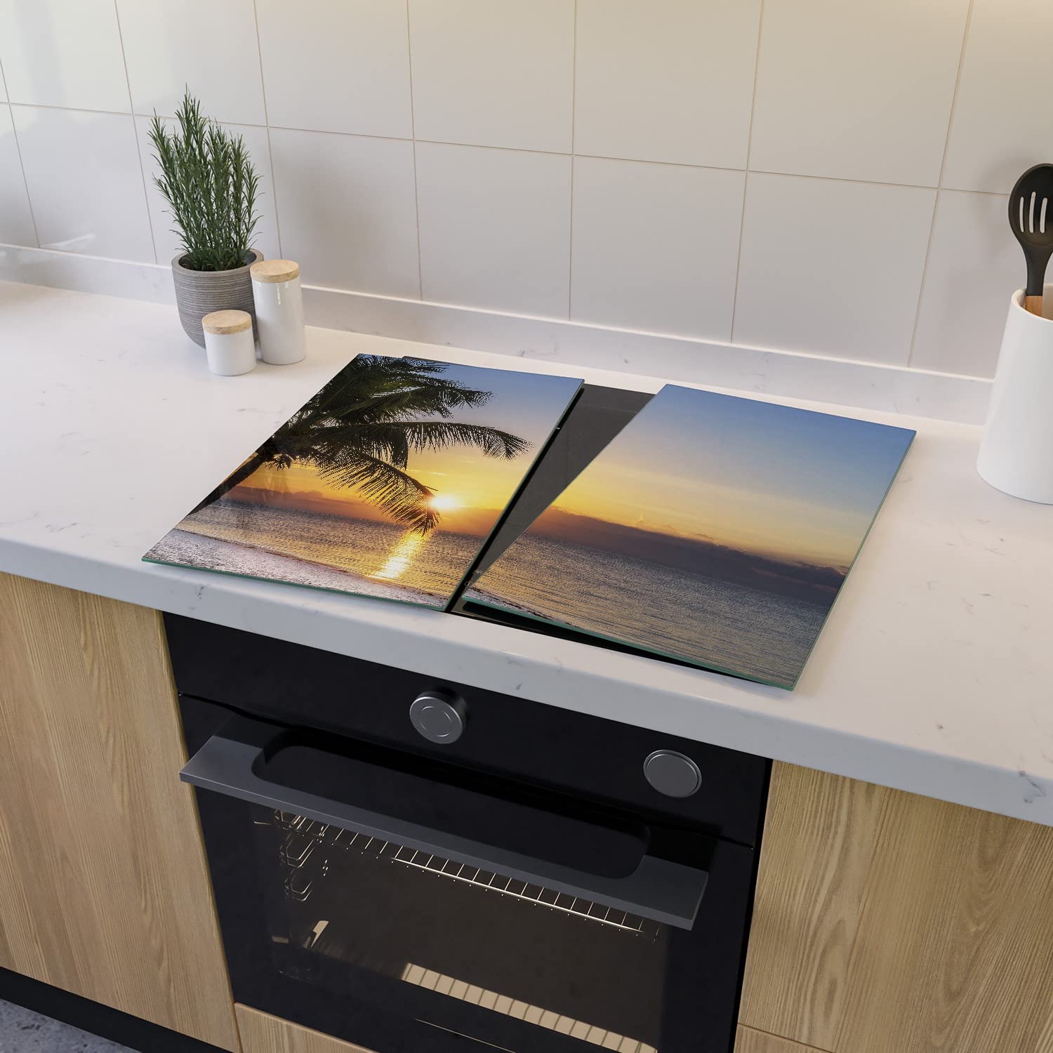 Wallario Herdabdeckplatte/Spritzschutz aus Glas, 2-teilig, 60x52cm, für Ceran- und Induktionsherde, Palme am Strand - Sonnenuntergang über dem Meer
