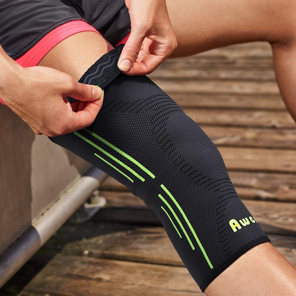 Awenia Knee Compression Sleeve Support, Knee Brace for Men and Women, Meniscus Tear Knee Support for Running & Arthritis Crossfit, Squats & Workouts, Running, Basketball, Weightlifting, Gym