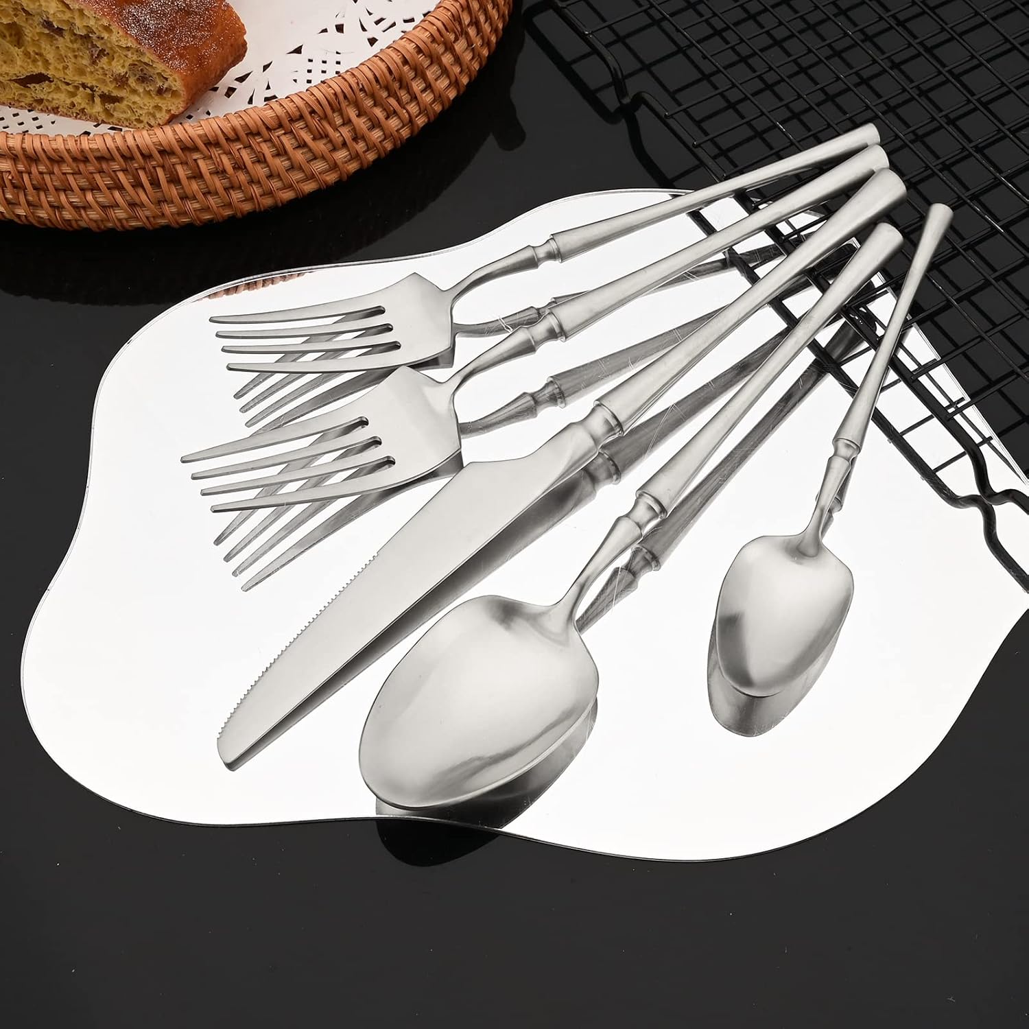 JASHII 20pcs Satin Finish Silverware Set, 304 Stainless Steel Flatware Cutlery Set, Service for 4,Dessert Forks Teaspoon Set Cute Retro for Home Kitchen, Dishwasher Safe - Matte Silver