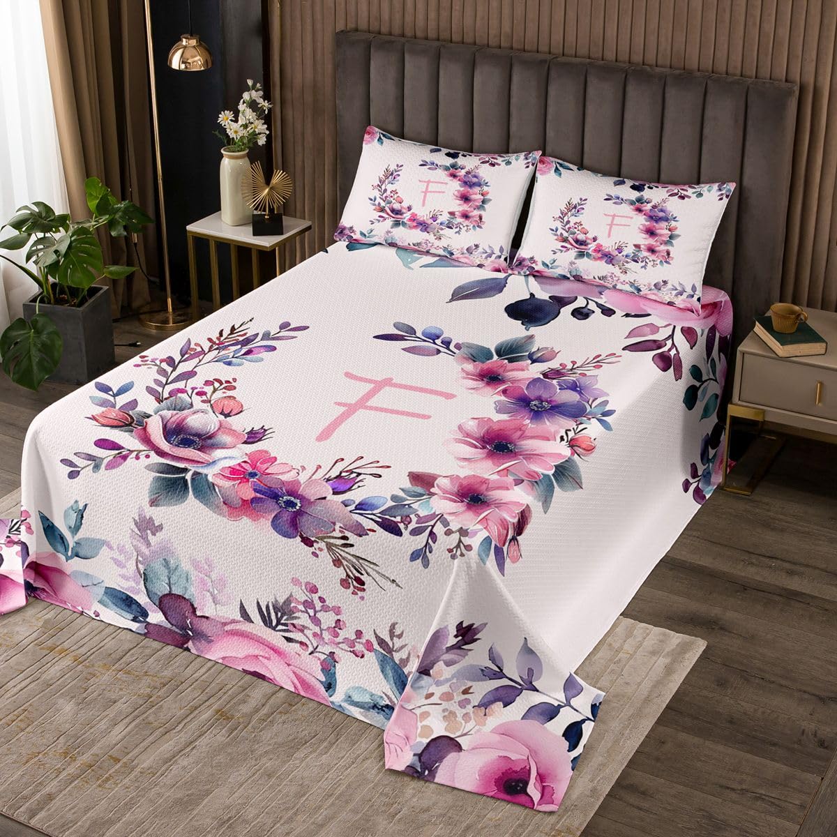 Colcha King de diseño floral en acuarela con la letra F botánica