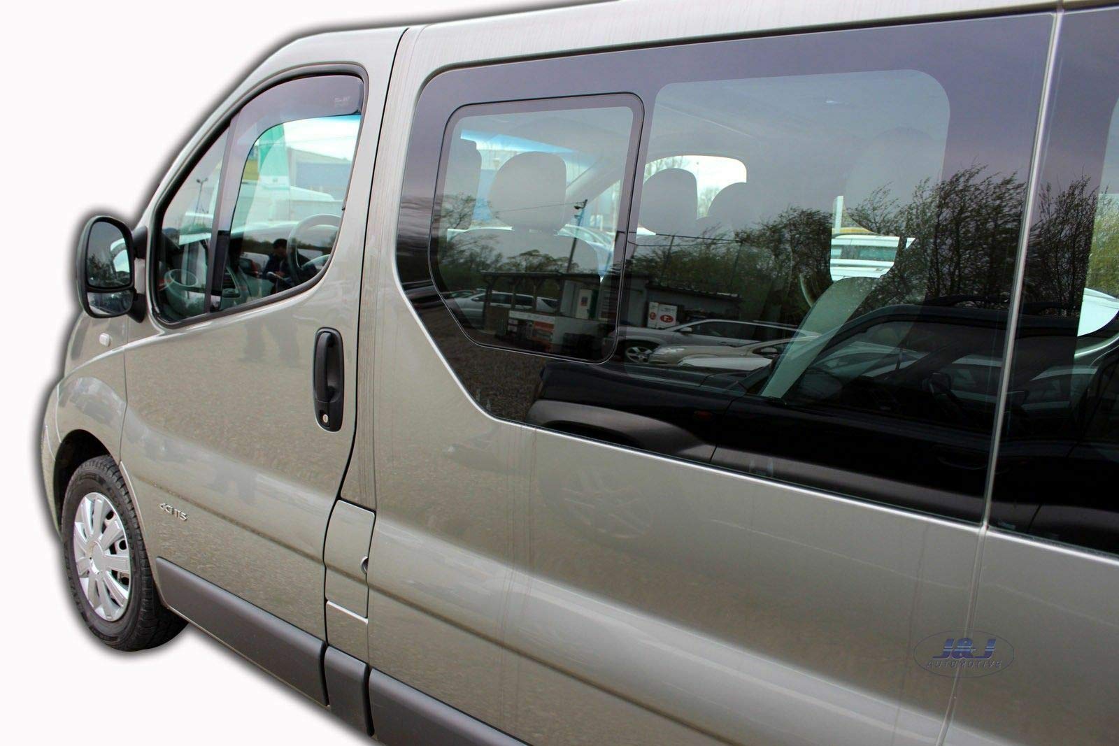 J&J AUTOMOTIVE Derivabrisas Personalizados para RENAULT TRAFIC 2001-2011 2pcs, Color: Smoky Gray, Instalación Clip-on