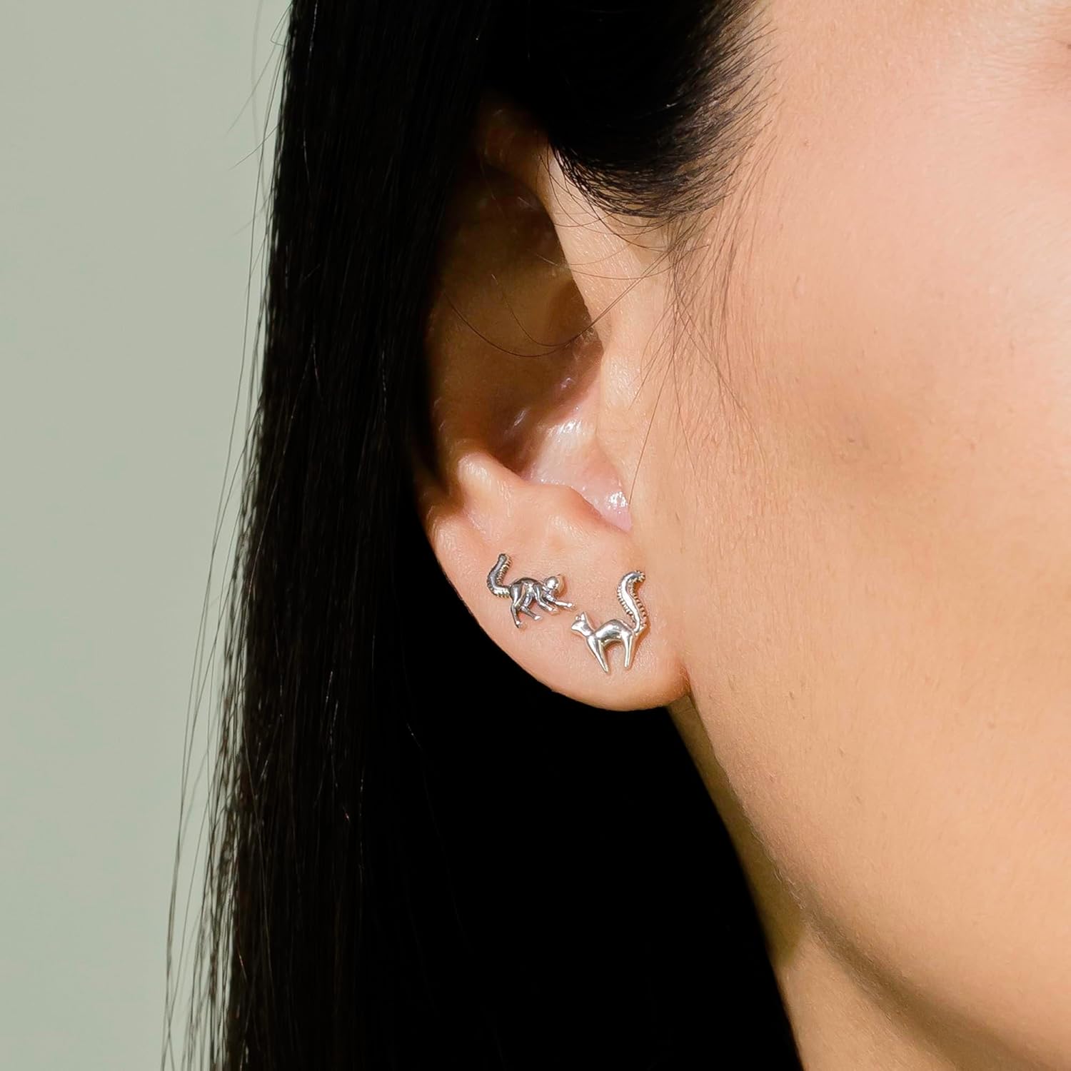 Boma Jewelry Sterling Silver Scaredy Cat Stud Earrings