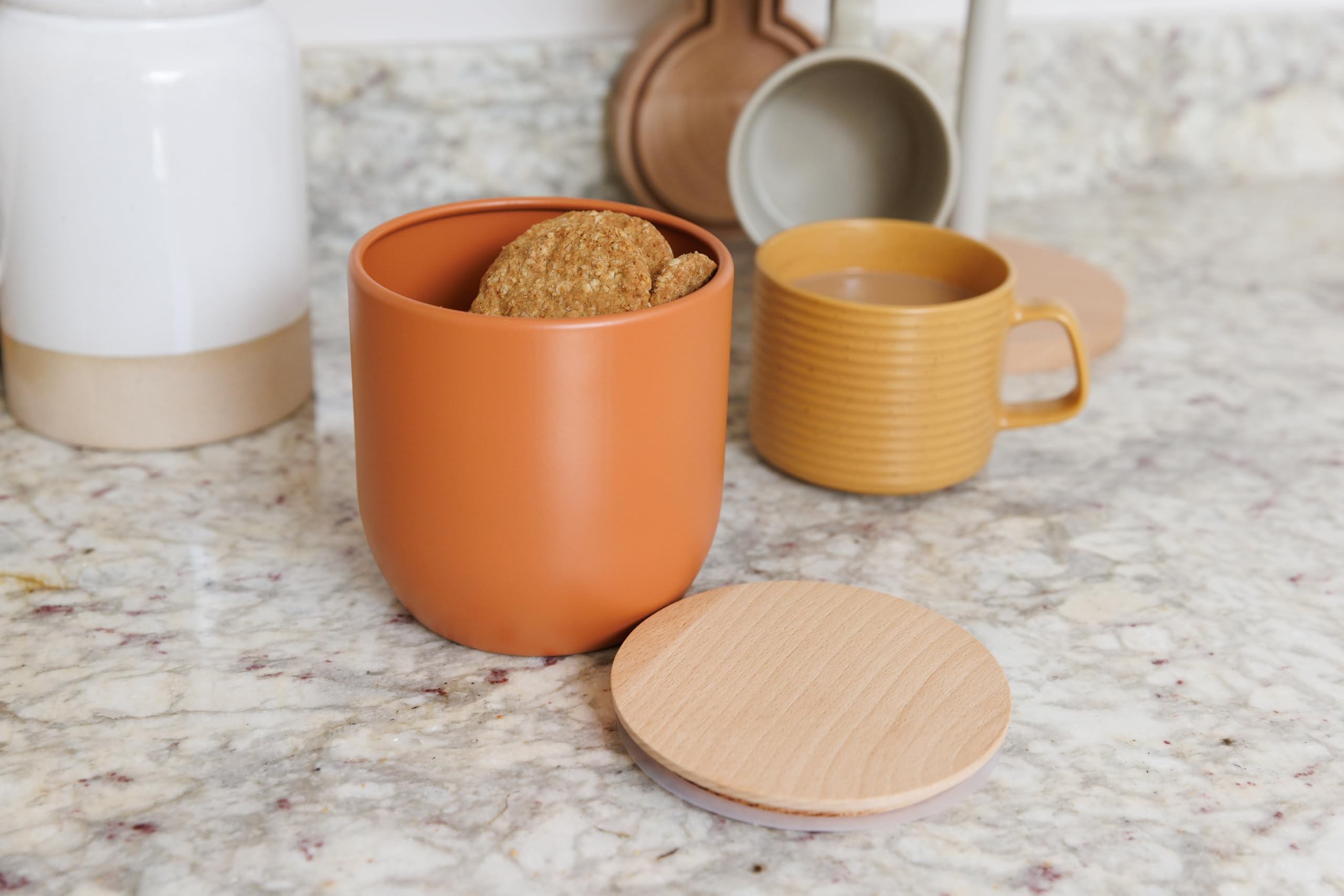 KitchenCraft Idilica Pojemnik kuchenny z hermetyczną pokrywką, okrągły pojemnik z drewnianą pokrywką i matowym wykończeniem na herbatę, kawę lub cukier, 12 x 12 cm, terakota