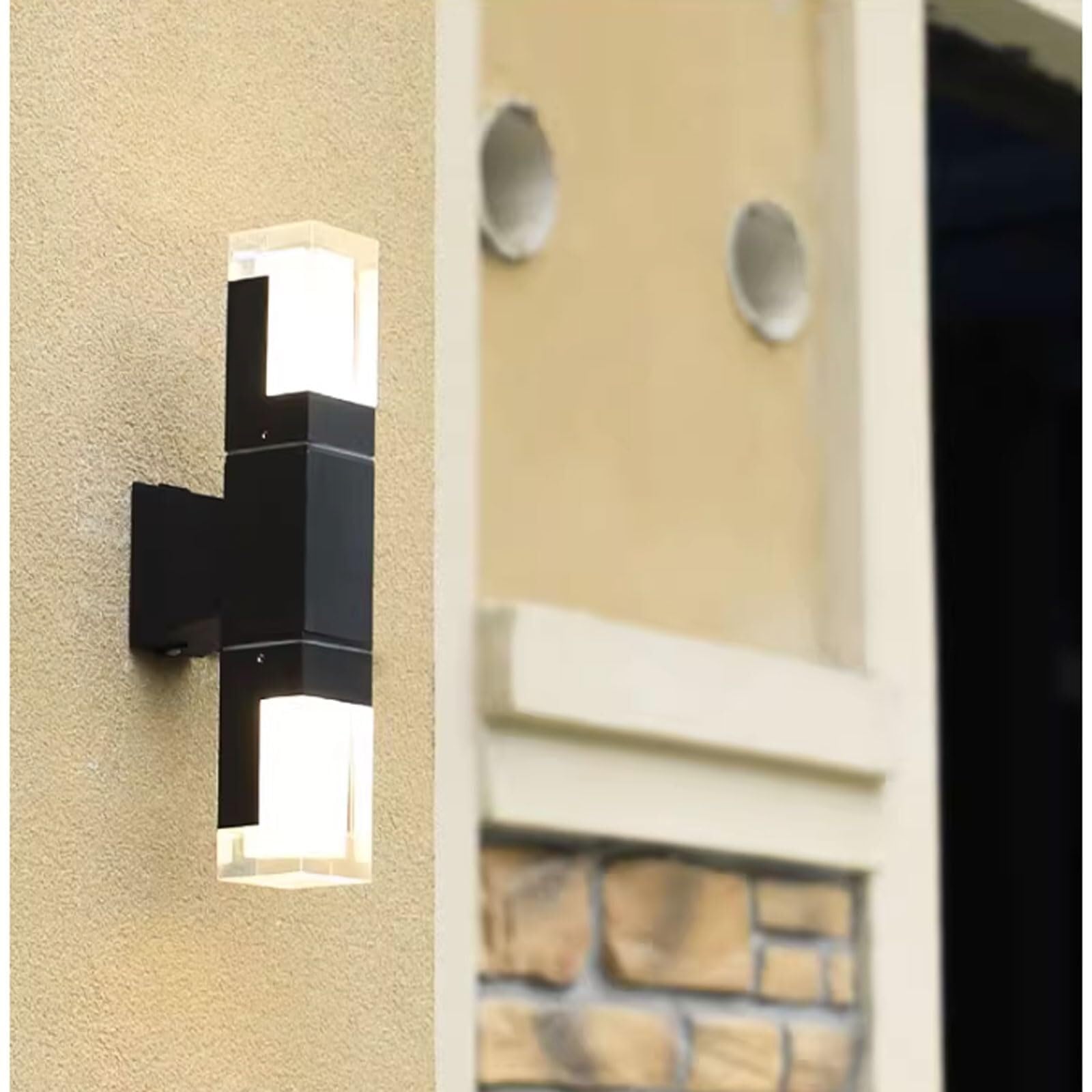 Zewnętrzna lampa ścienna LED - metalowy korpus ze szklanym kloszem do oświetlenia ganków, balkonów, garaży i korytarzy