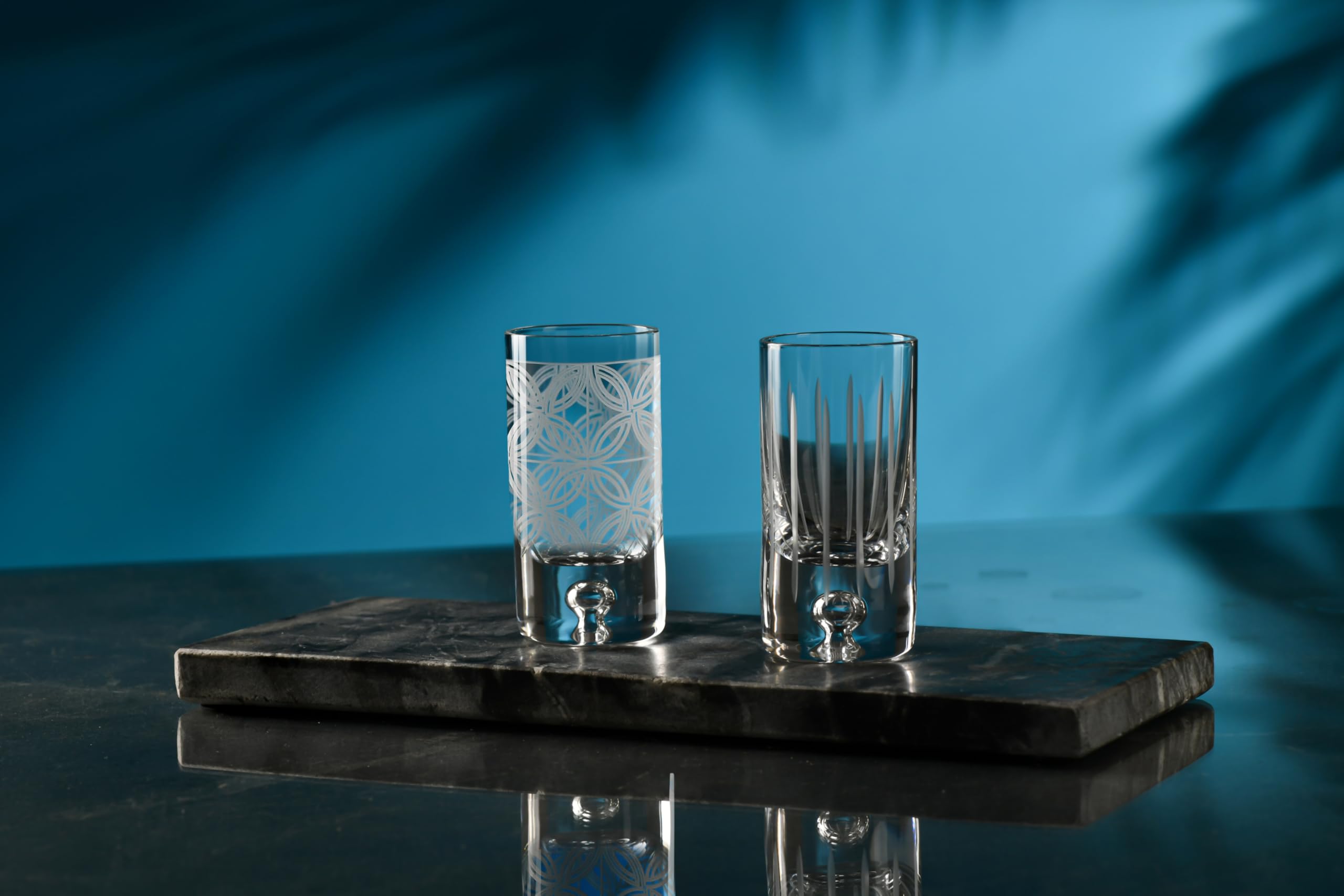 Krosno – Verres à Vodka, Liqueur et Spiritueux 50 ml, Lot de 6 – Verre en Cristal – 2 Motifs de Taille – Faits et Taillés à la Main – Collection Saga – Idéal comme Cadeau