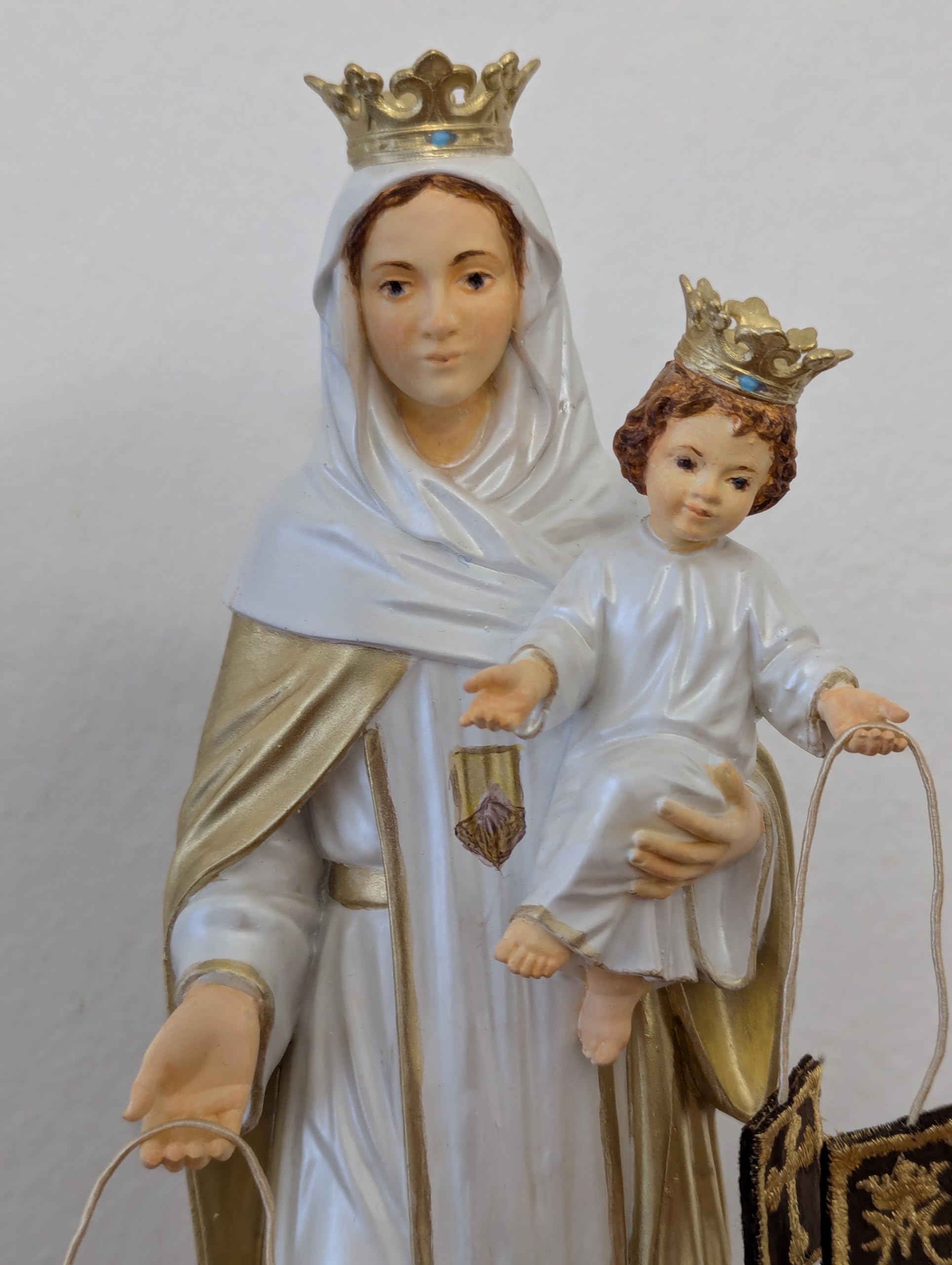 OVUNQUE PROTEGGIMI Statua Madonna del Carmine 30 cm, in Resina dipinta a mano con Scapolari in stoffa, Prodotto Artigianale Italiano
