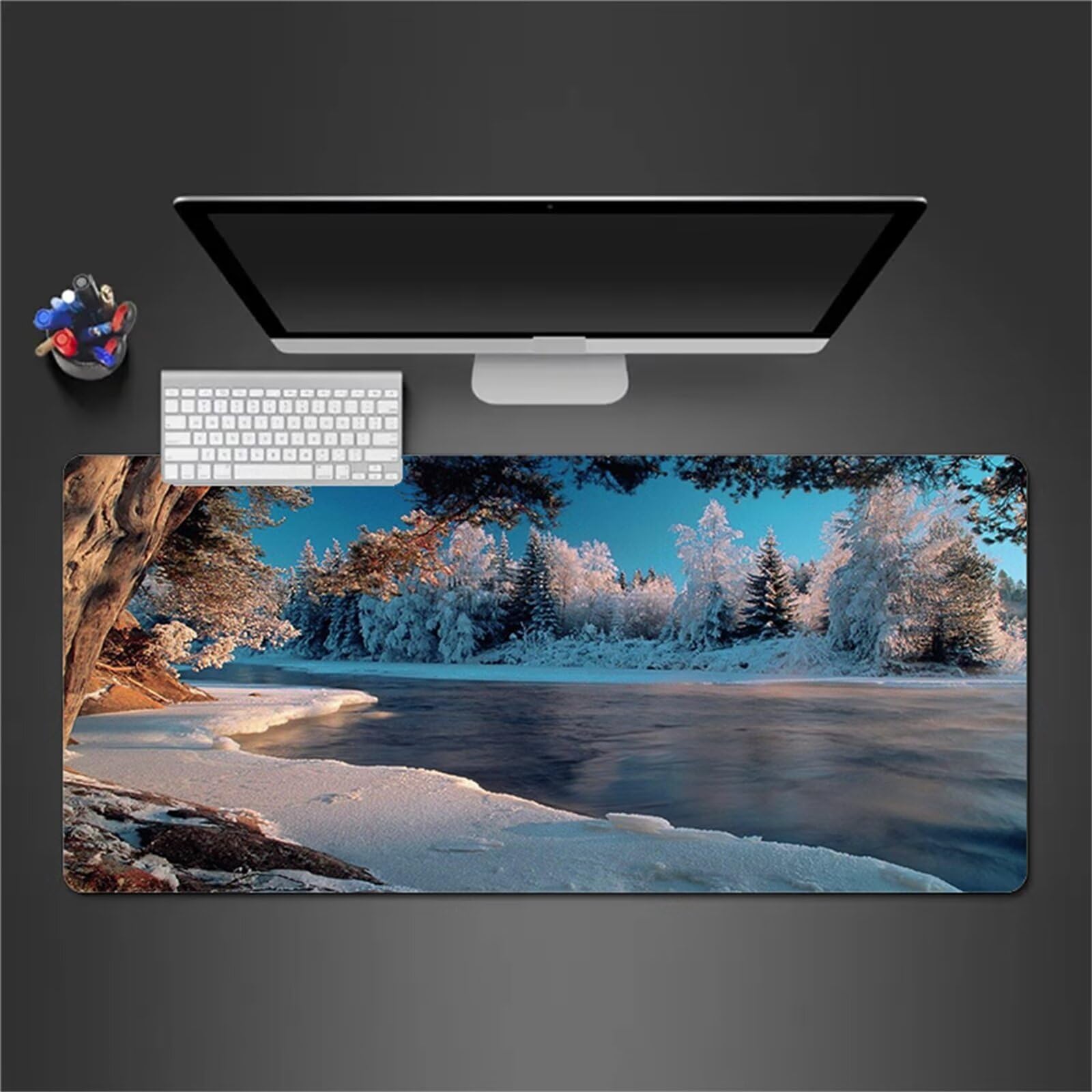 Tapis de Souris de Jeu Paysage d'hiver Tapis de Souris XXL 900x400x3mm Grand éTendu Tapis de Bureau avec Base en Caoutchouc Antidérapant et Bords Cousus pour Clavier et Souris