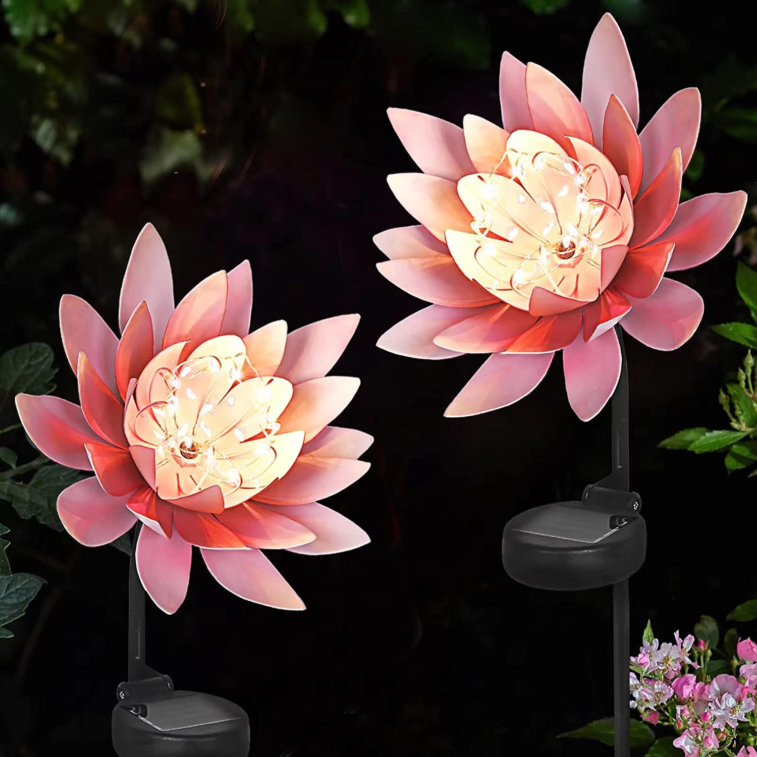 Solarleuchten Gartendekoration, 2 Paket Metall-Lotus-Dekoration, wasserdichte Solar Leuchtpfähle für Terrasse, Rasen, Hof, Gehweg, Pfad (Rosa)