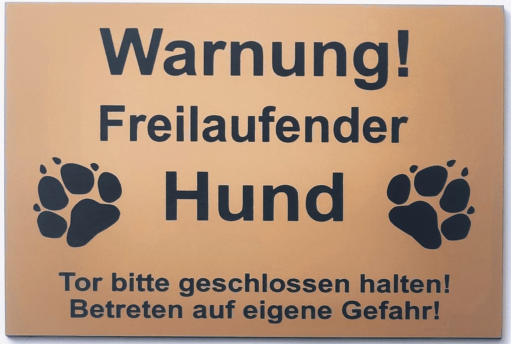 Warnschild „Freilaufender Hund“ – Graviert, Witterungsbeständig, Selbstklebend