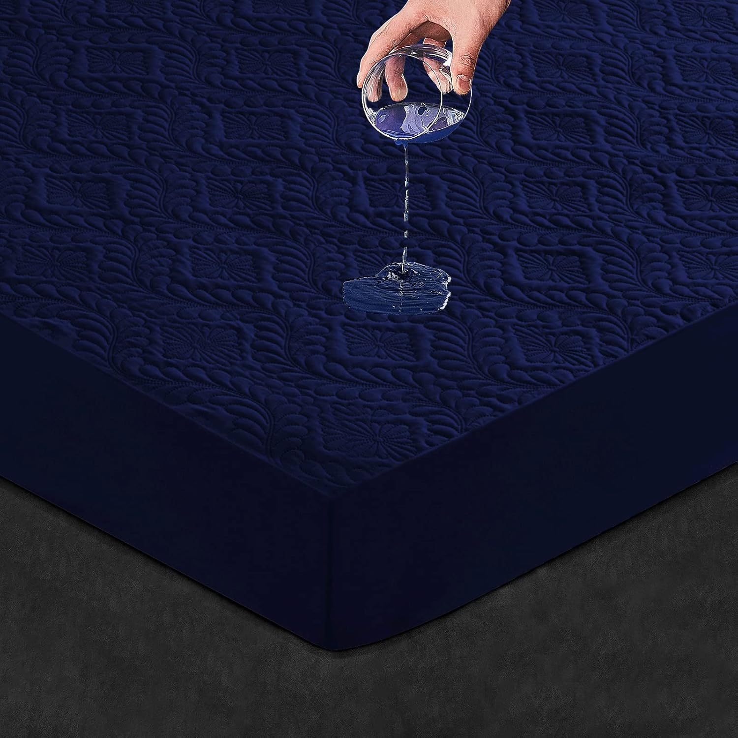 Sufdari Waterproof Mattress Protector,Queen Quilted Fitted