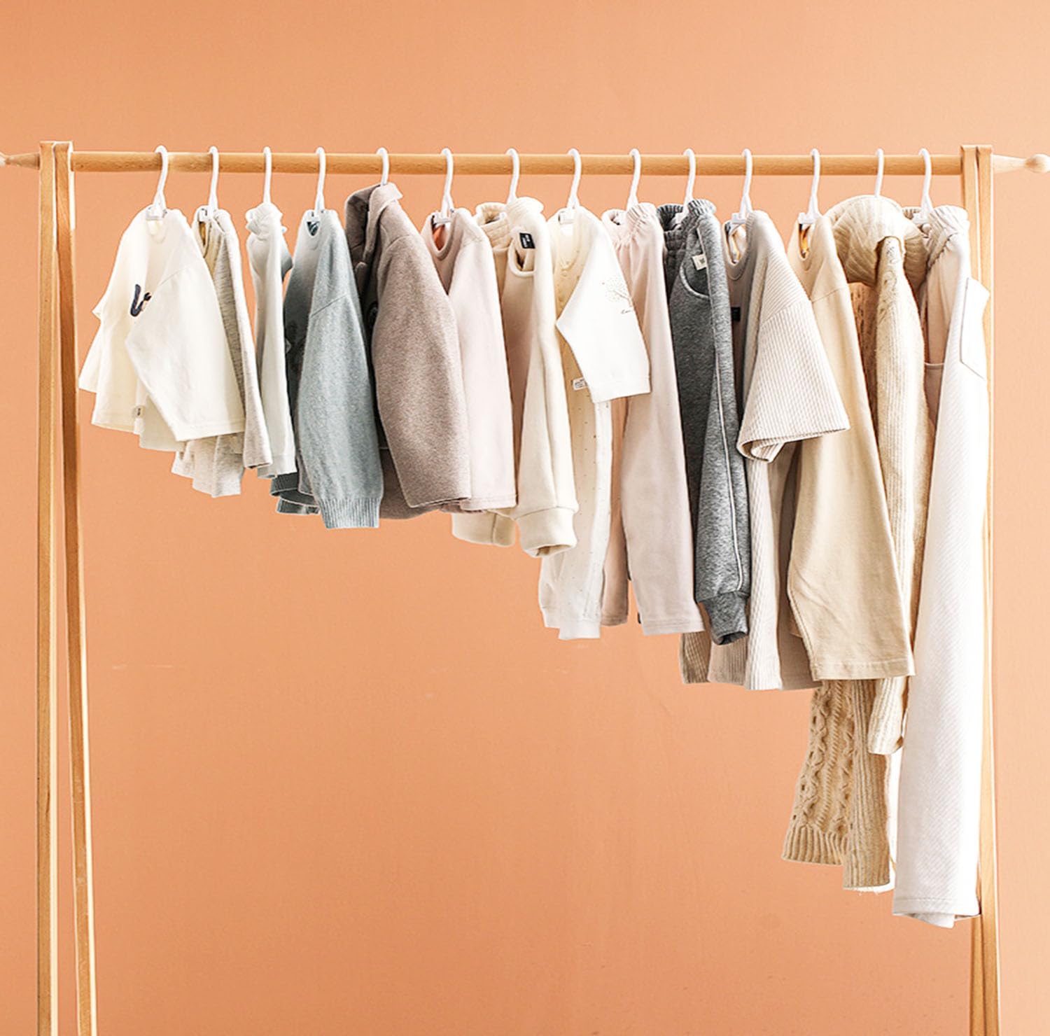 JSF50Pcs Baby Hangers, Adjustable Nursery Children Coat Hanger, Non-Slip Infant Pant Hangers for Newborn Clothes Girl Boy Toddler Infant (Gery)