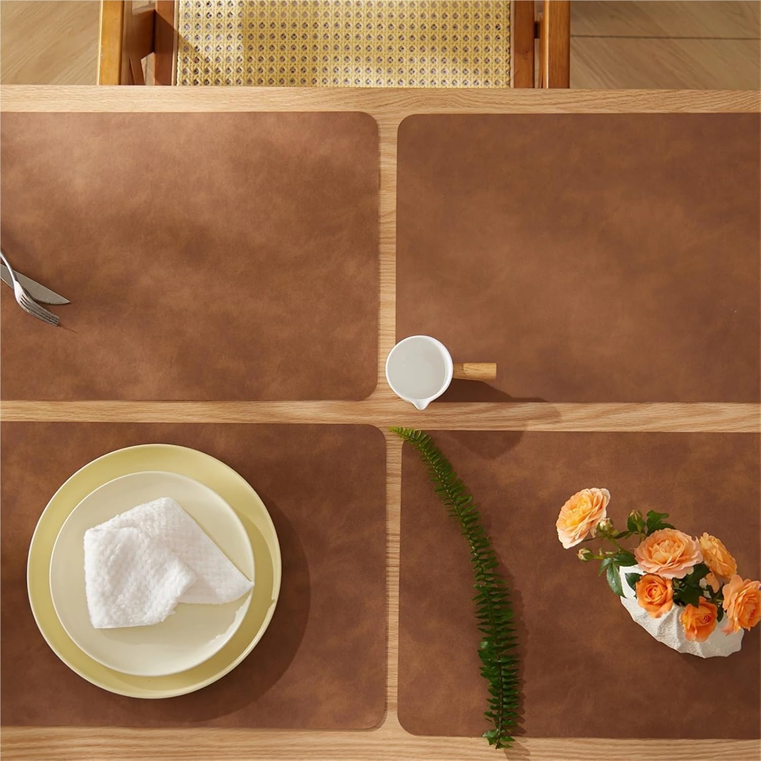 4pcs Premium Leather Placemats,Dining Table Waterproof Non-Slip Table Mat,Heat Insulation Leather Place Mats Set