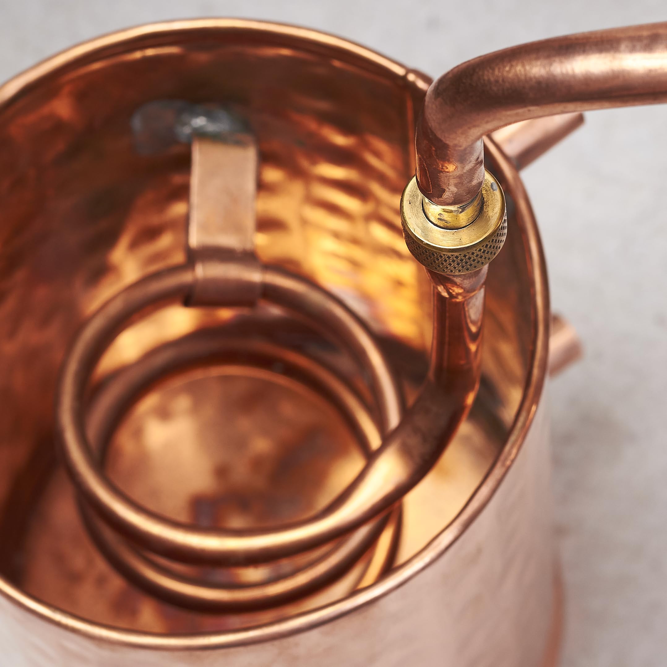 Ardosia Alambicco in Rame con Termometro, 3L 5L 10L 15L 20L 25L, Distillatore Artigianale per Grappa, Distillati, Oli Essenziali e Idrolati, Griglia Separatrice Opzionale (con griglia, 5L)