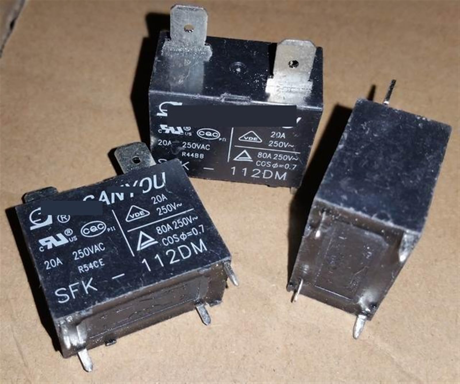 Componente electrónico relé SFK-112DM de 4 pines para integración en placas PCB 2