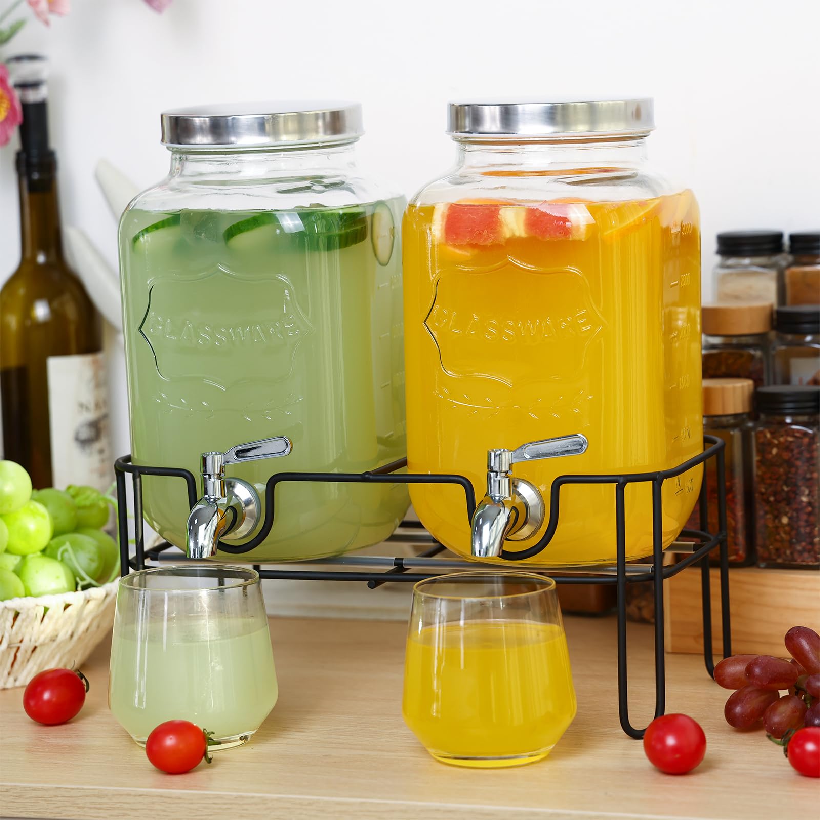 Moretoes Dispensador de bebidas de vidrio para fiestas, paquete de 2 dispensadores de bebidas de 1 galón con soporte para jugo y té helado, dispensador de jarra de agua para limonada, jarra de bebidas