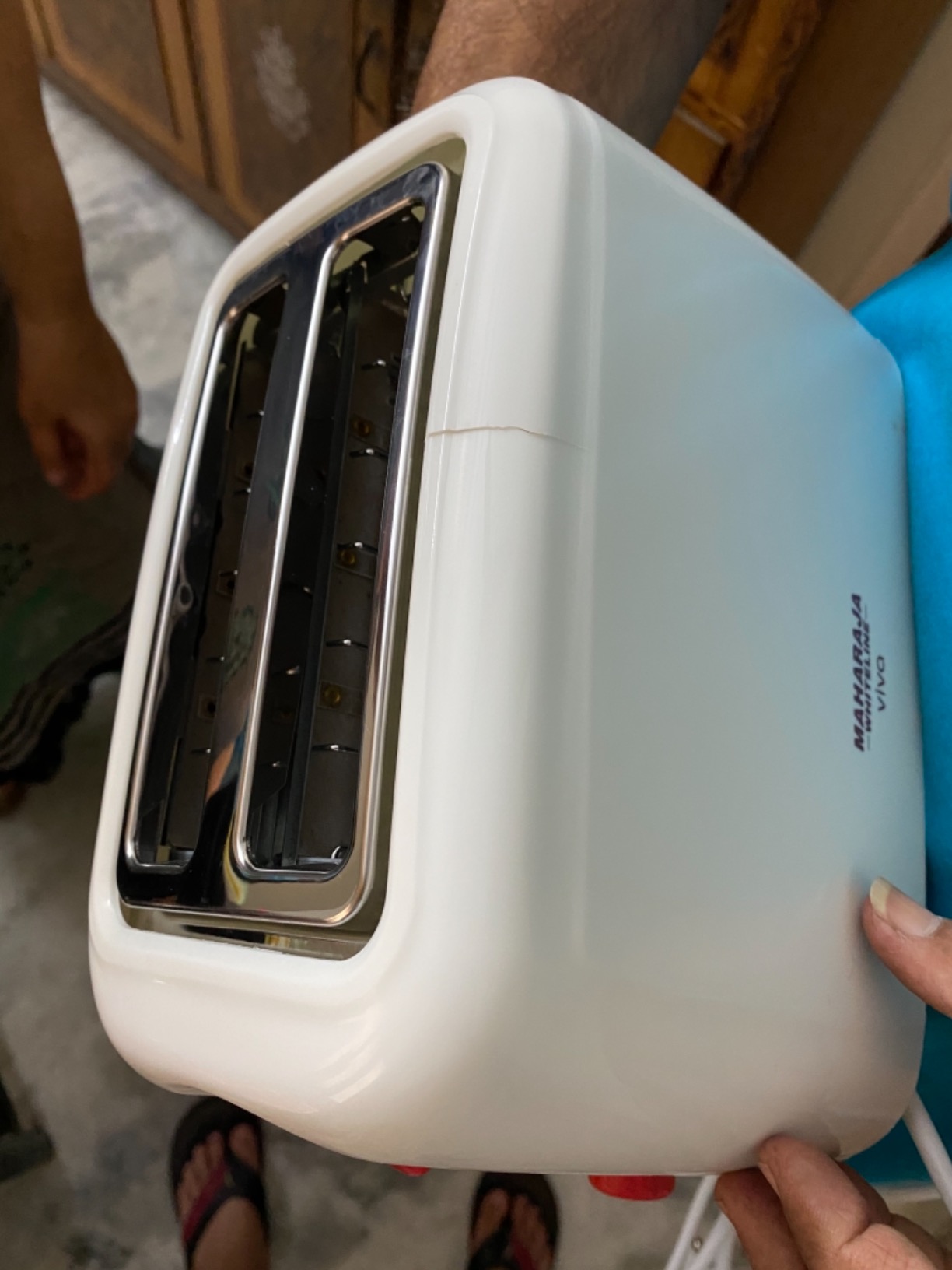 Buy Maharaja Whiteline Viva 750Watt Popup Toaster (Red and White