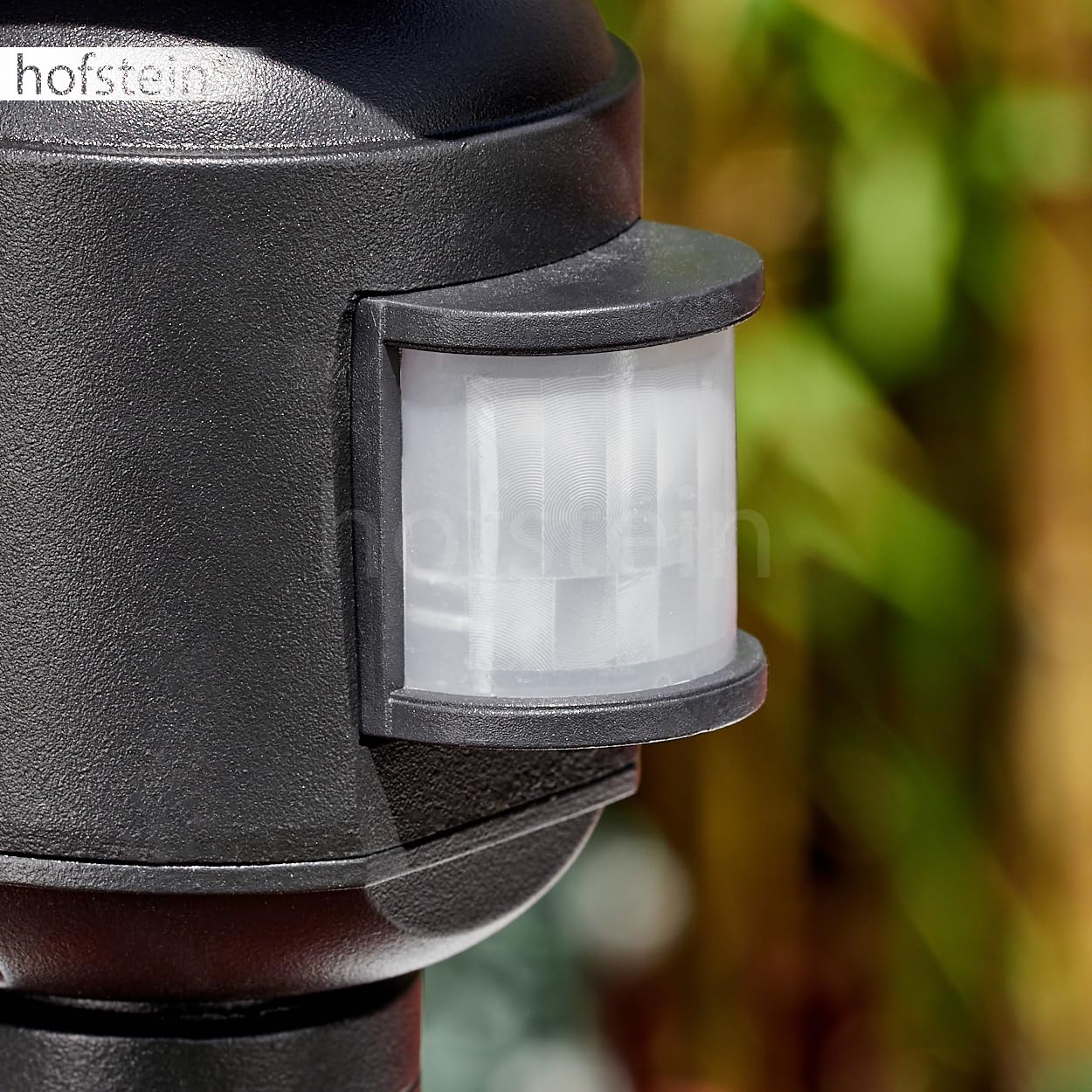 HOFSTEIN Etoe lampa drogowa zewnętrzna z czujnikiem ruchu z metalu/szkła w kolorze czarnym/przezroczystym, lampa zewnętrzna o wyglądzie antycznym, wysokość 116 cm, oświetlenie ogrodowe IP44, 1 x E27,