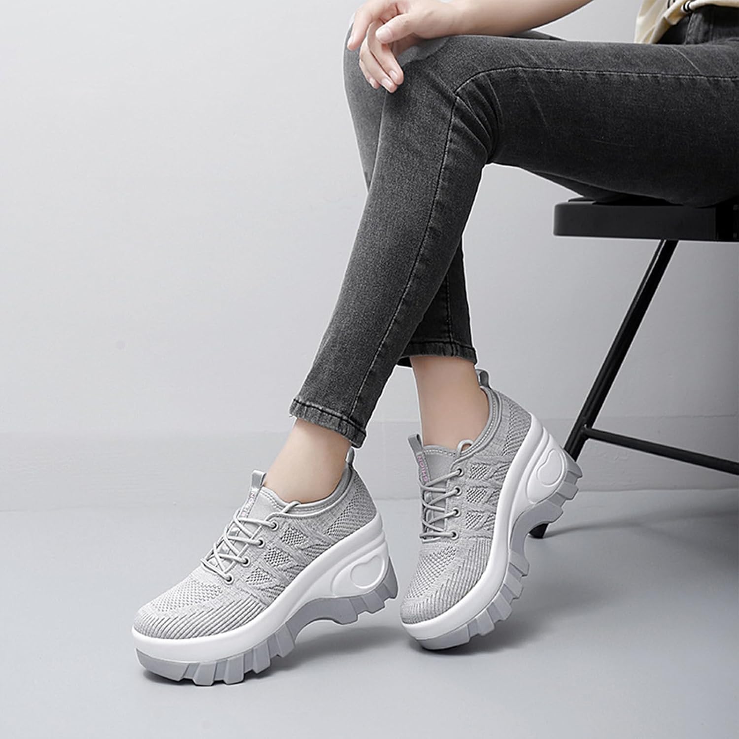 Tênis de corrida feminino, plataforma grossa, confortável, ortopédico, plataforma, plataforma, ortopédico, moderno, tricotado respirável, com cadarço, sola articulada, casual,… em promoção! Veja a oferta e mais achadinhos de Tênis 7 Hoje é o melhor dia para comprar Tênis de corrida feminino, plataforma grossa, confortável, ortopédico, plataforma, plataforma, ortopédico, moderno, tricotado respirável, com cadarço, sola articulada, casual,… com aquele preço maroto! Promoção! Aproveite a oferta! 7