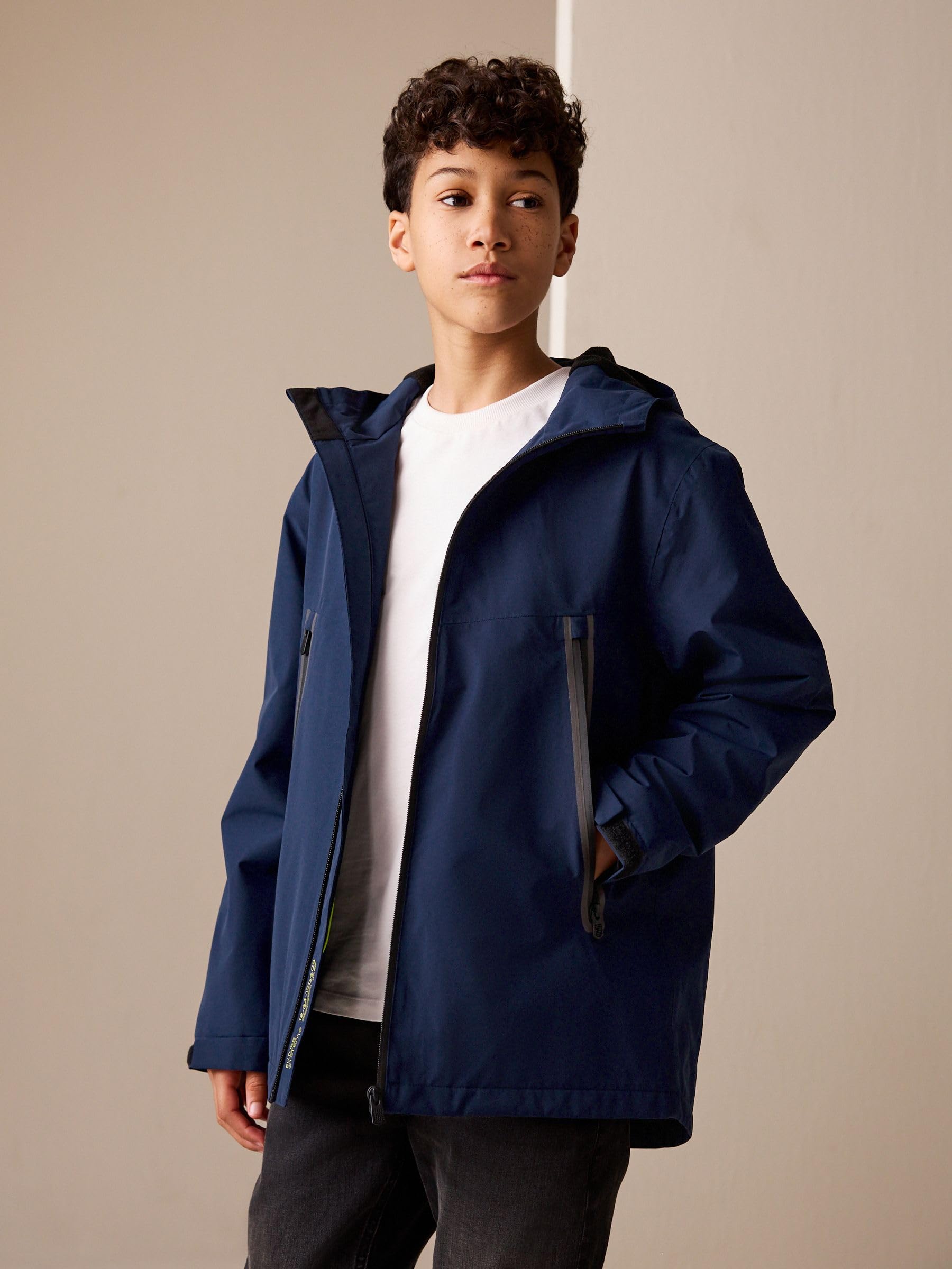 NEXT Ragazzo Giacca impermeabile con cappuccio e fodera in pile | Bambino, Standard, Zipper, Lavabile in lavatrice