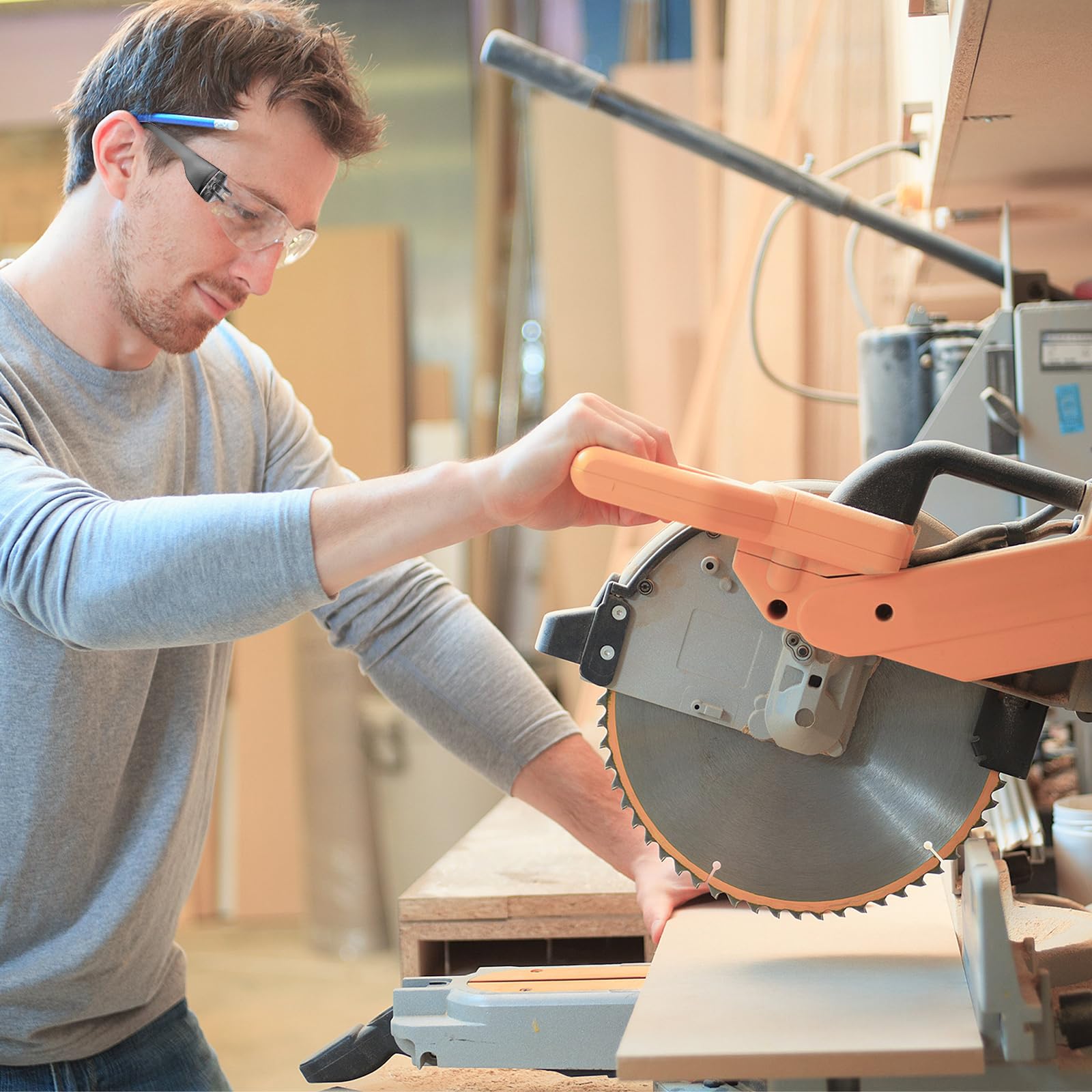Chumia 100 pares de gafas de seguridad protectoras resistentes a los arañazos y a los impactos, protección ocular para mujeres y hombres, trabajo, construcción, ciencia, laboratorio, tiroteo