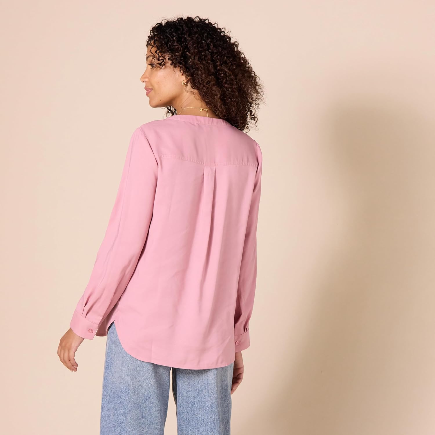 Amazon Essentials Women's Georgette Long Sleeve Relaxed-Fit Popover Blouse - Image 2