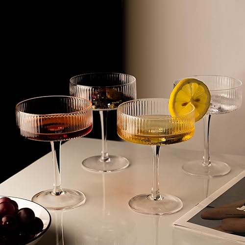 Miniatura 8 de Ciaell Juego de 4 Copas de Ribeteado Cupé - Copas de Cóctel Vintage - Copa Clásica Martini de 10 oz - Juego de Vasos para Bar Preferido para Cóctel,