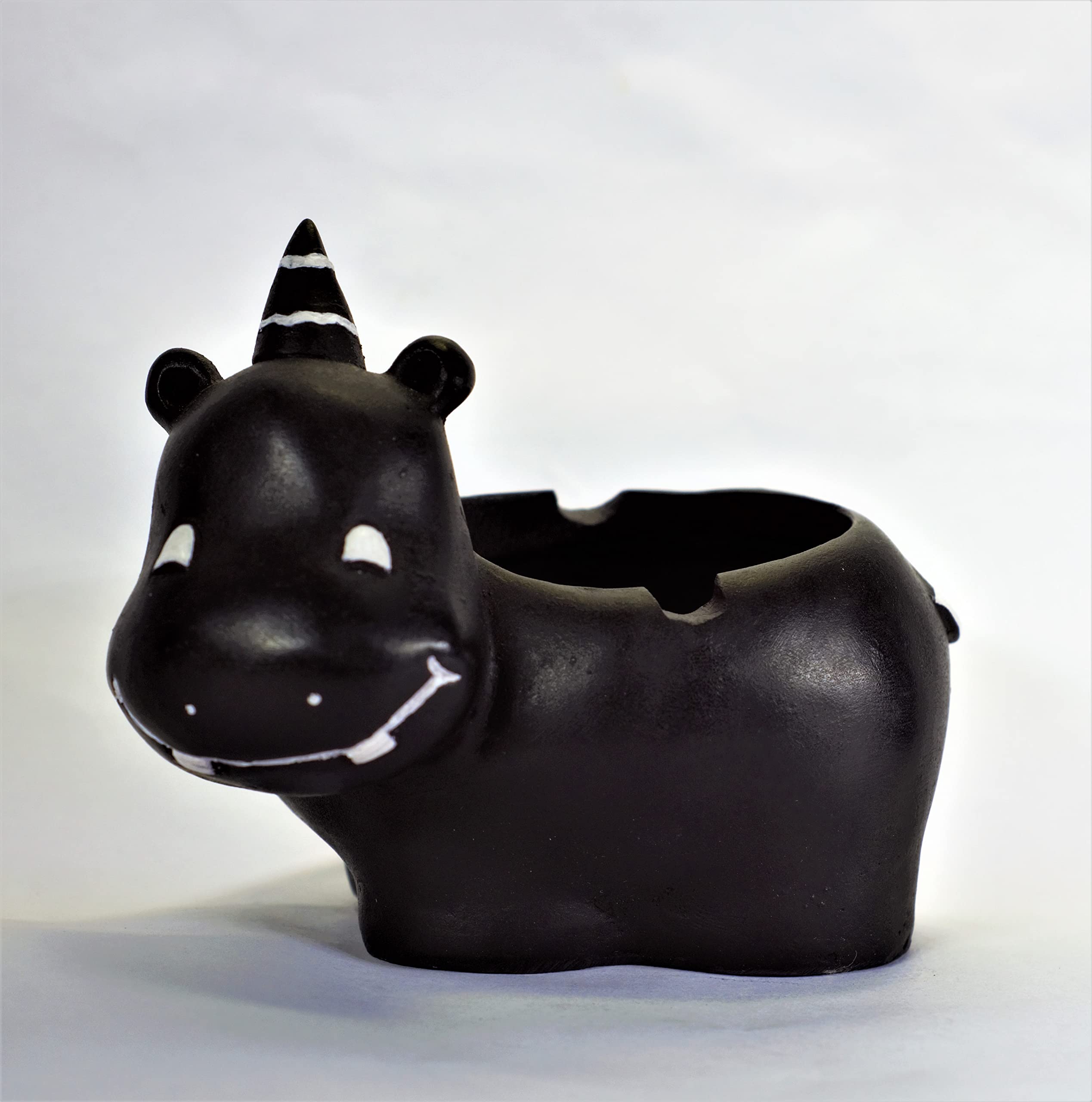 INARACreation Hippo Cigarette Ashtray Smoking for Home, Office and Bar (Black)