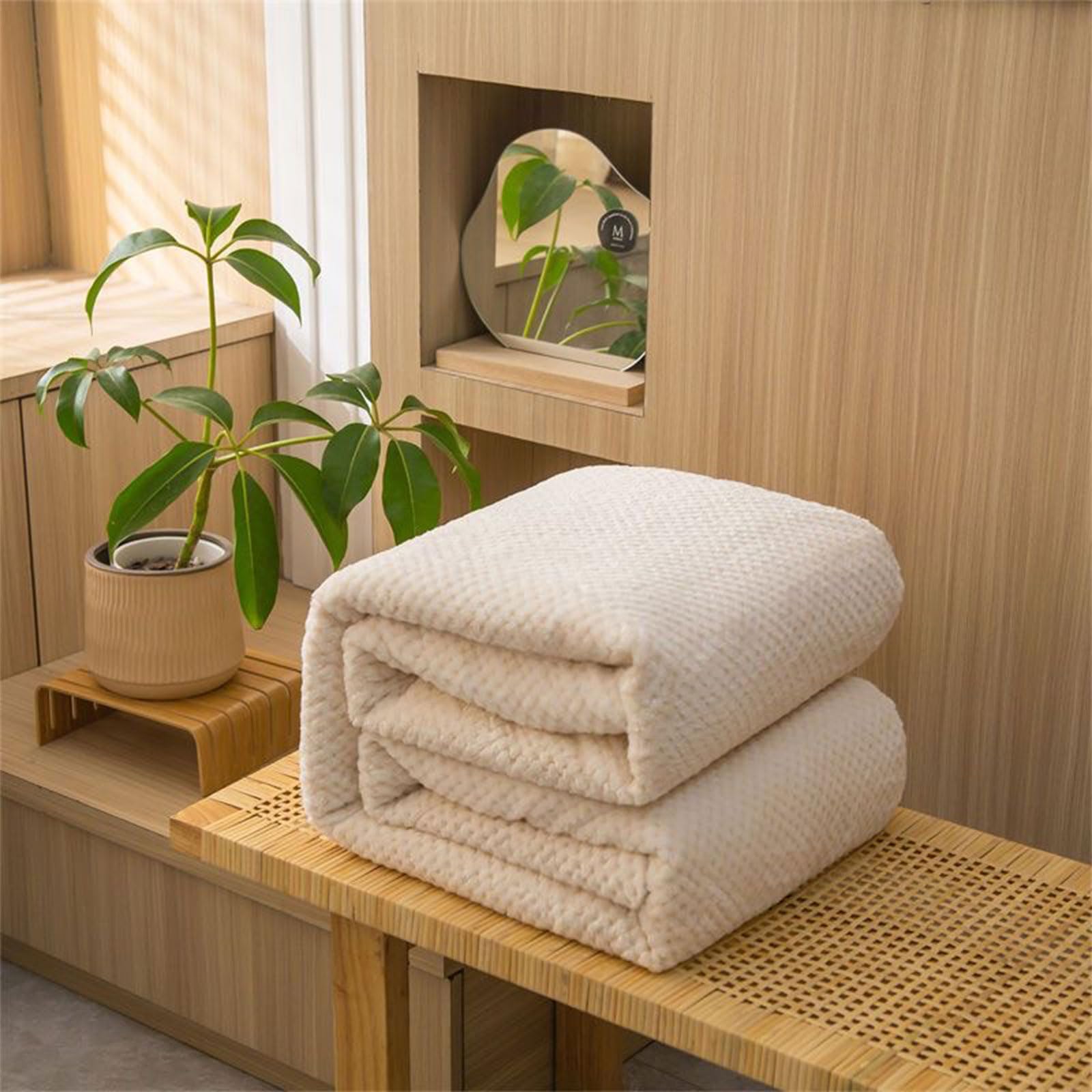 Couverture polaire 100x220 cm blanc cassé légère et douce pour canapé