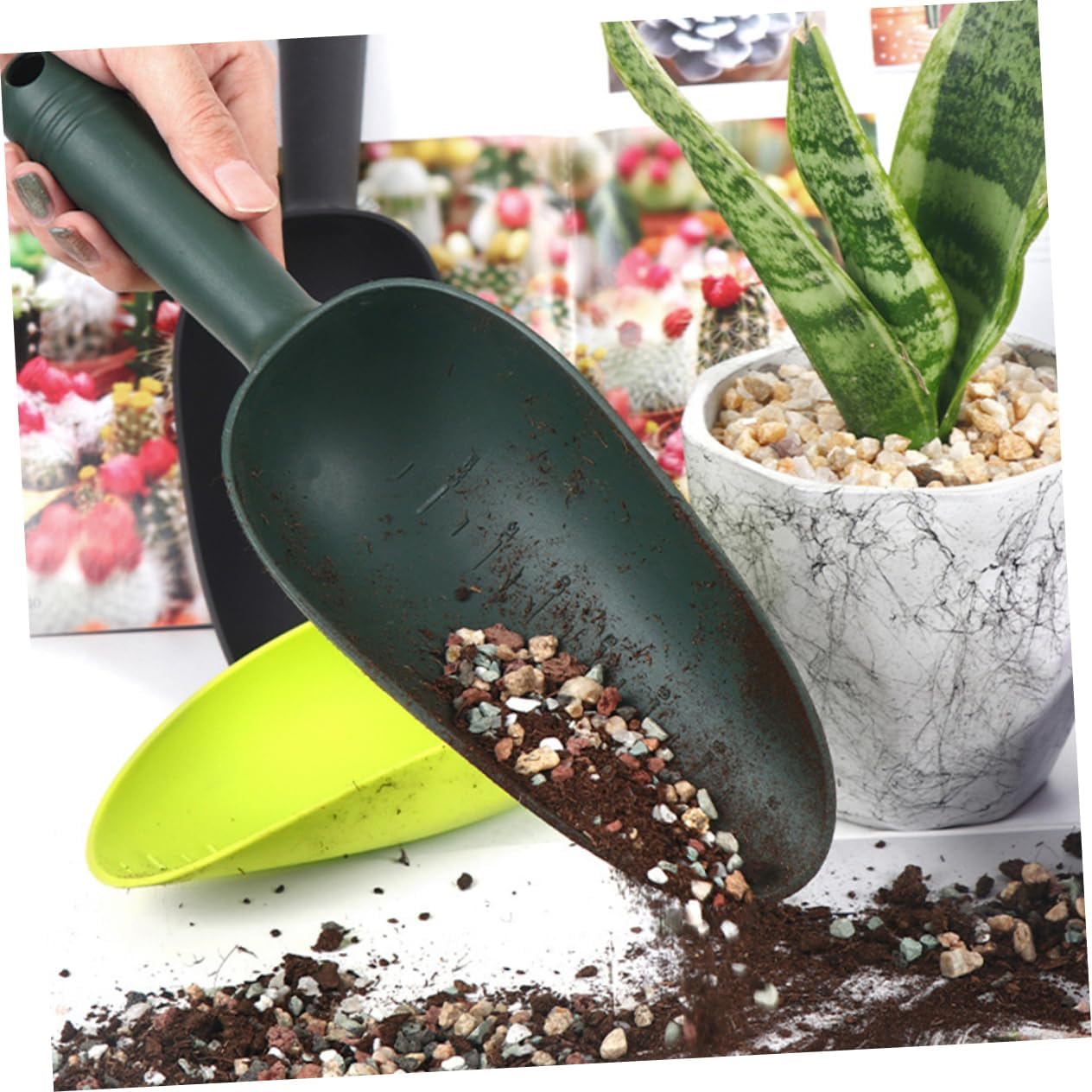2pcs Gardening Shovels Lightweight Plastic Soil Scoop with Scale for Potting and Transplanting Gardening Tools for Indoor and Outdoor Use