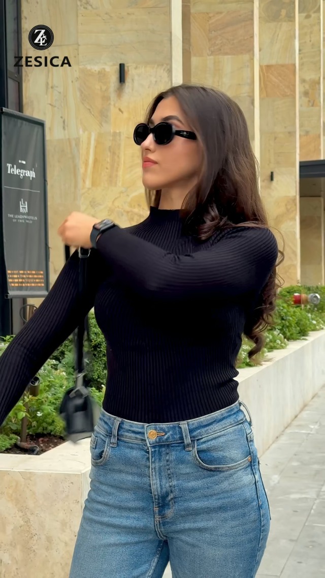 ユキ★ESSENTIAL レイヤードデザインリブトップス ブラック Women's Turtleneck - The Elder Statesman