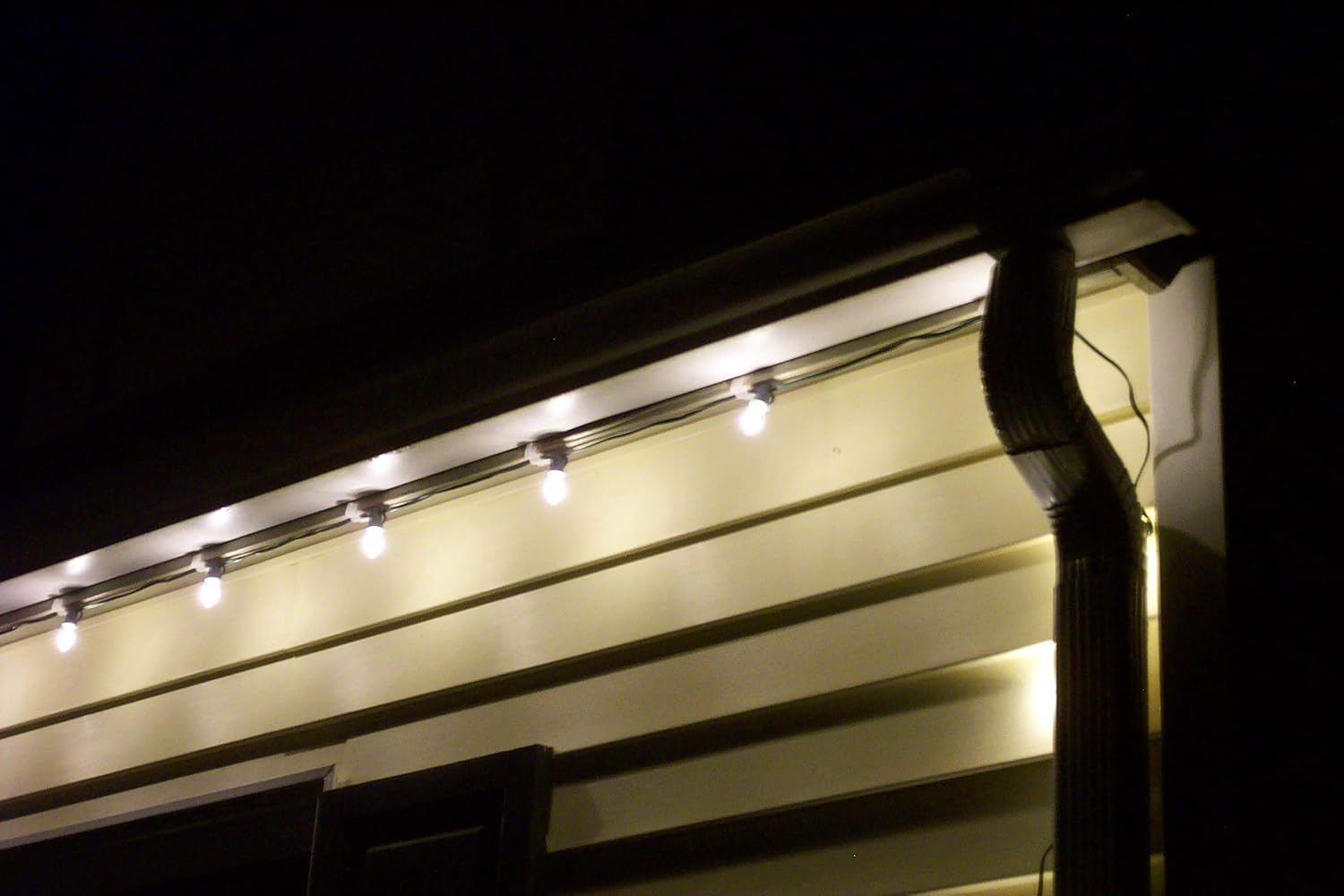 Kwik Clip Holiday Christmas Light Hangers 1″ Fascia Boards Clip Made in