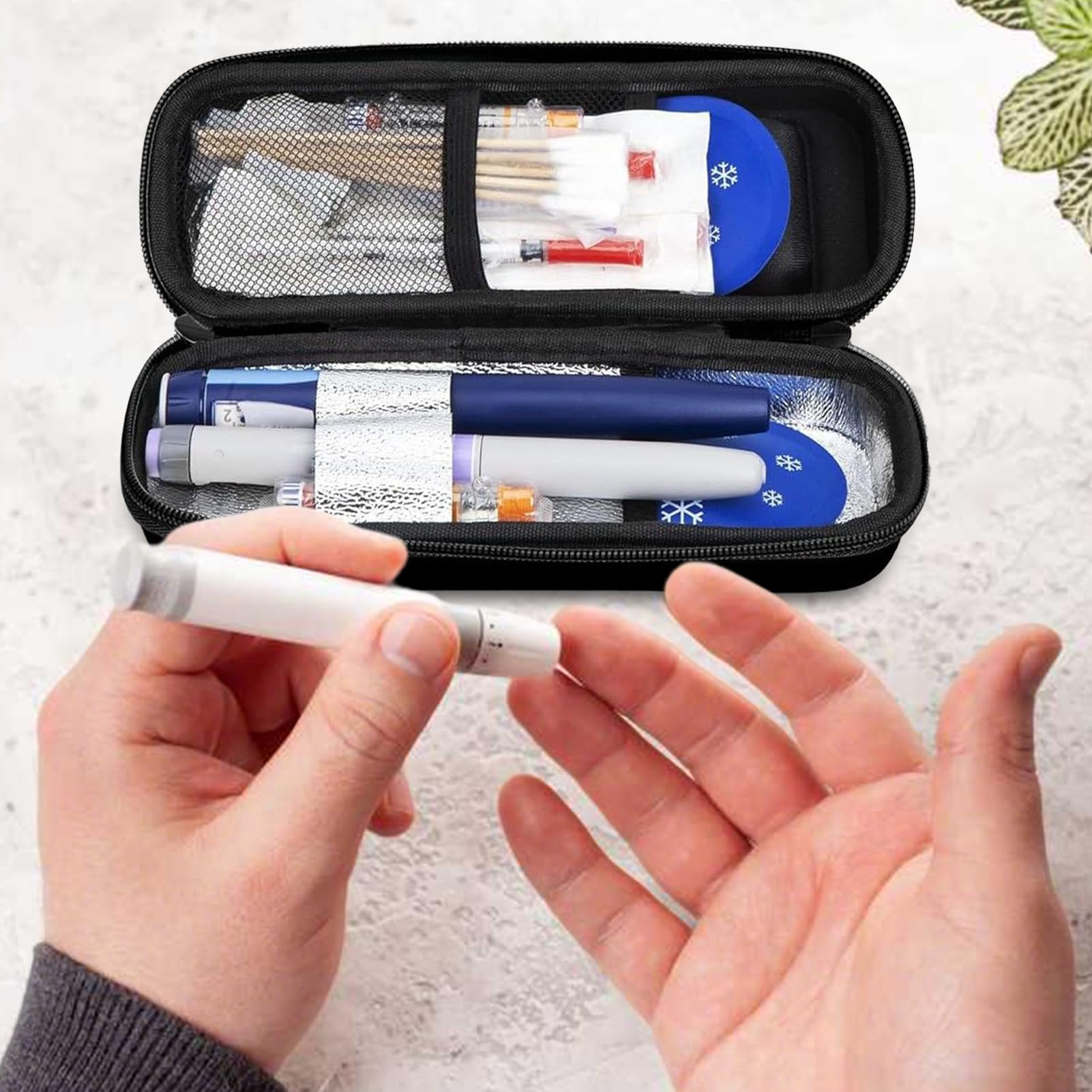 Cooler Travel Case - Enfriador de medicamentos aprobado con pantalla de temperatura de termómetro | Bolsa de viaje portátil para medicamentos refrigerados | Medicina para almacenamiento