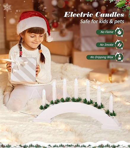 Miniatura 3 de Lewondr Candelabro sueco de Navidad, 7 velas cónicas sin llama con alimentación USB, luz de vela de ventana de Navidad con agujas de pino, luz de