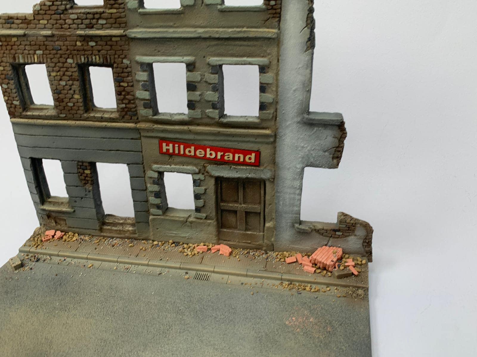 1/35 Scale Diorama Base and Buildings Model kit #1, 1:35 - Image 2