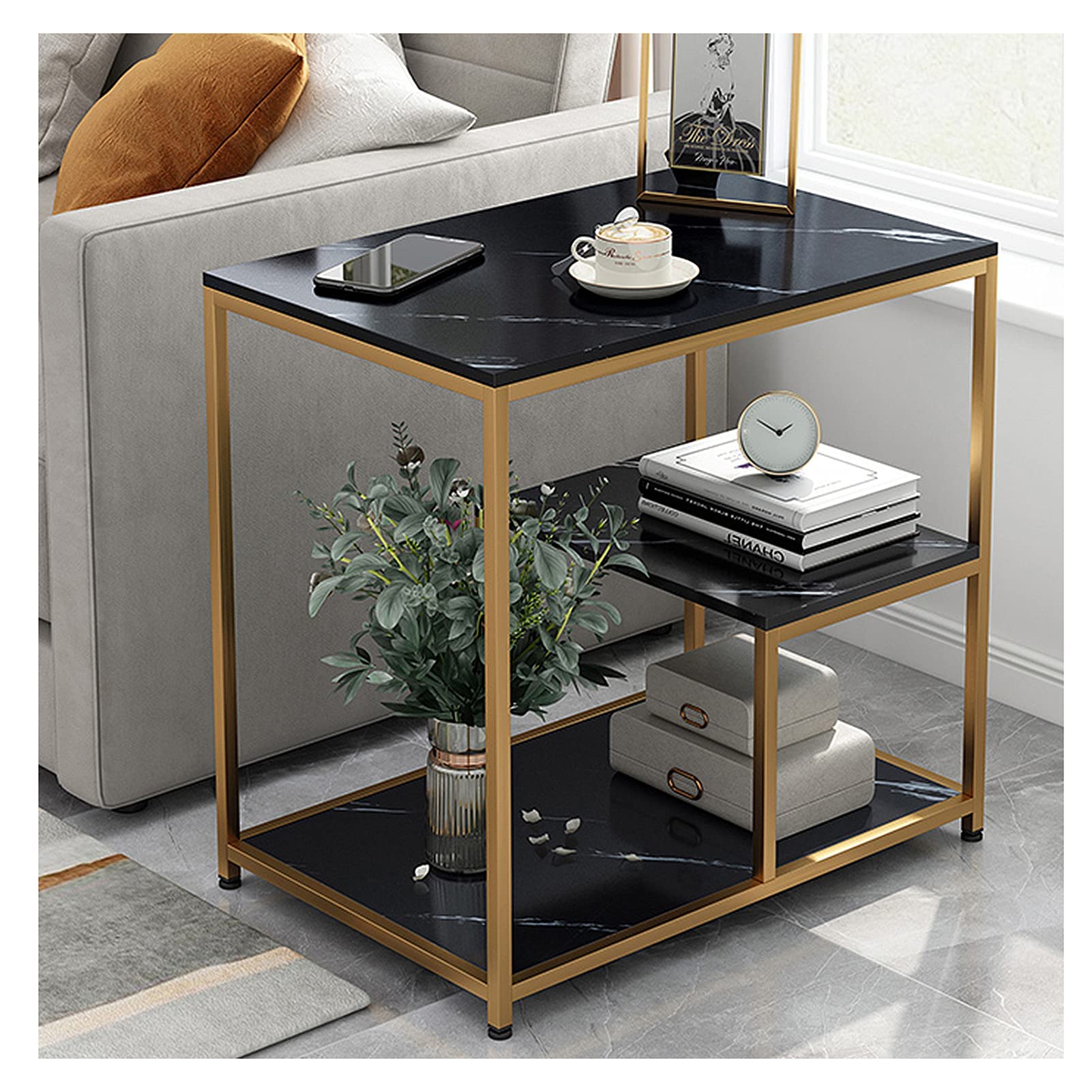 Table d'appoint avec étagère pour aménager un coin lecture sur votre balcon ou dans votre salon